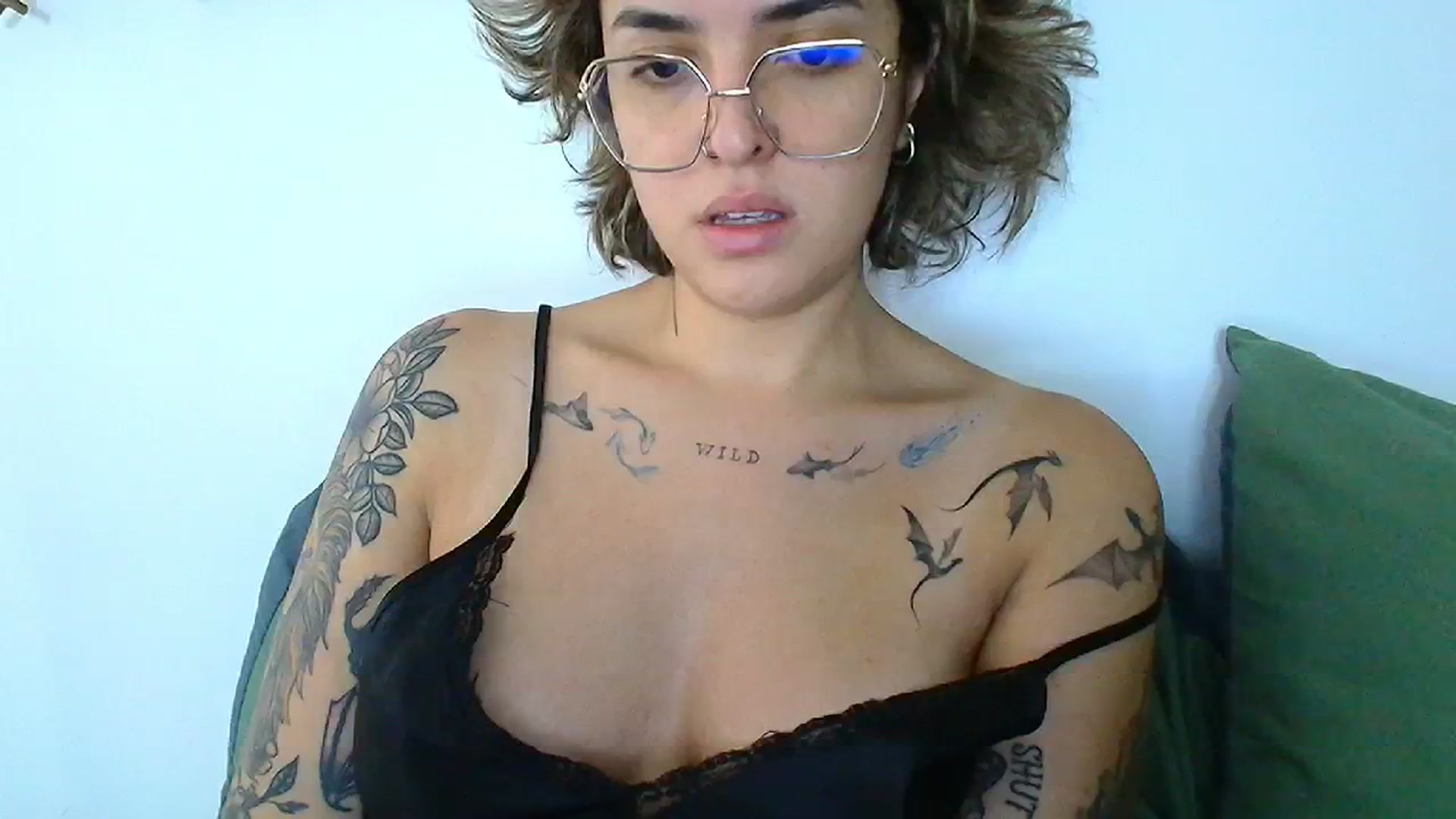 Gallery image thumbnail from QueensNYC's myfreecams stream on, 12/19/2024, 16:47 image 14 of 20