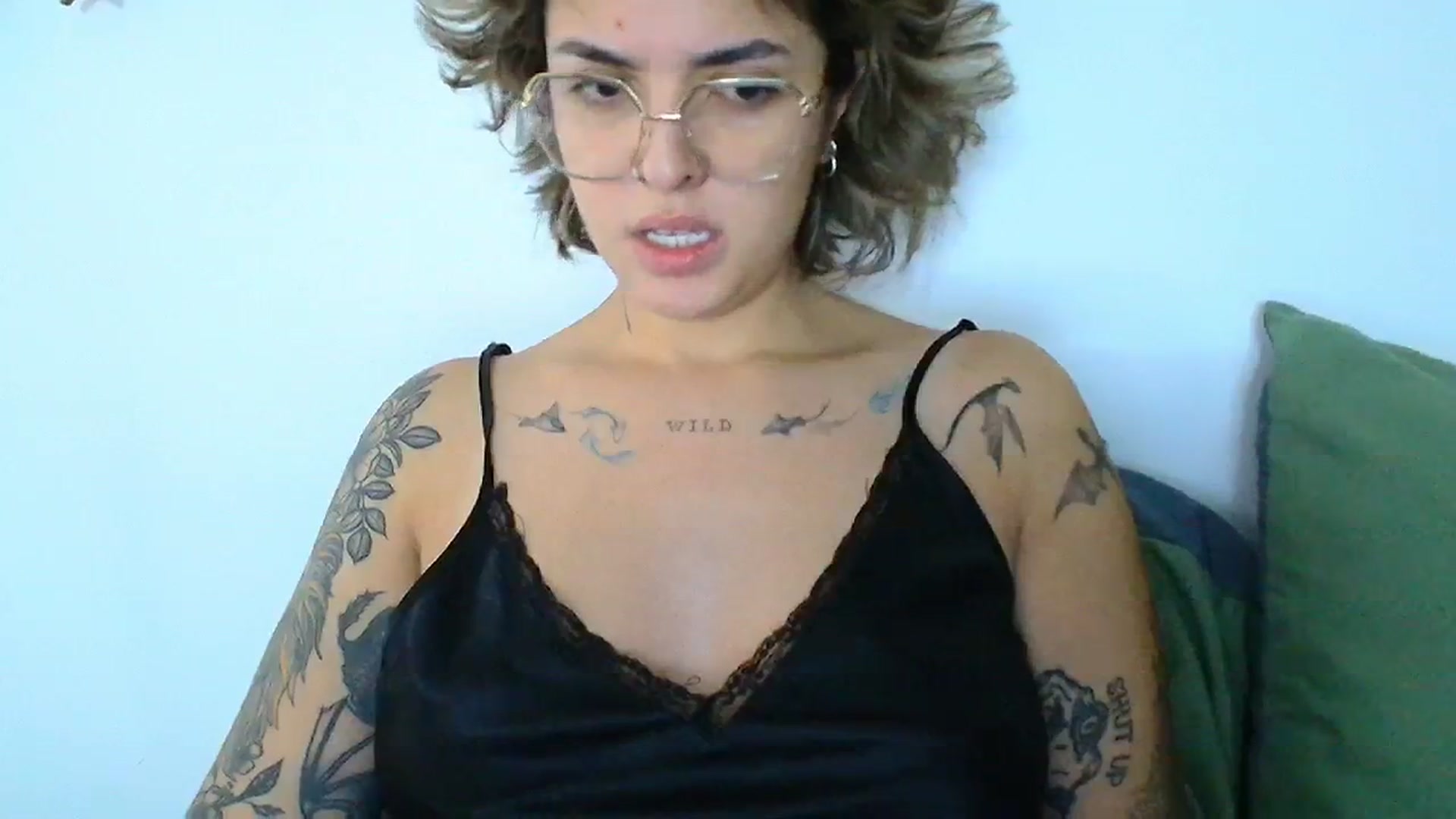 Gallery image thumbnail from QueensNYC's myfreecams stream on, 12/19/2024, 16:47 image 5 of 20
