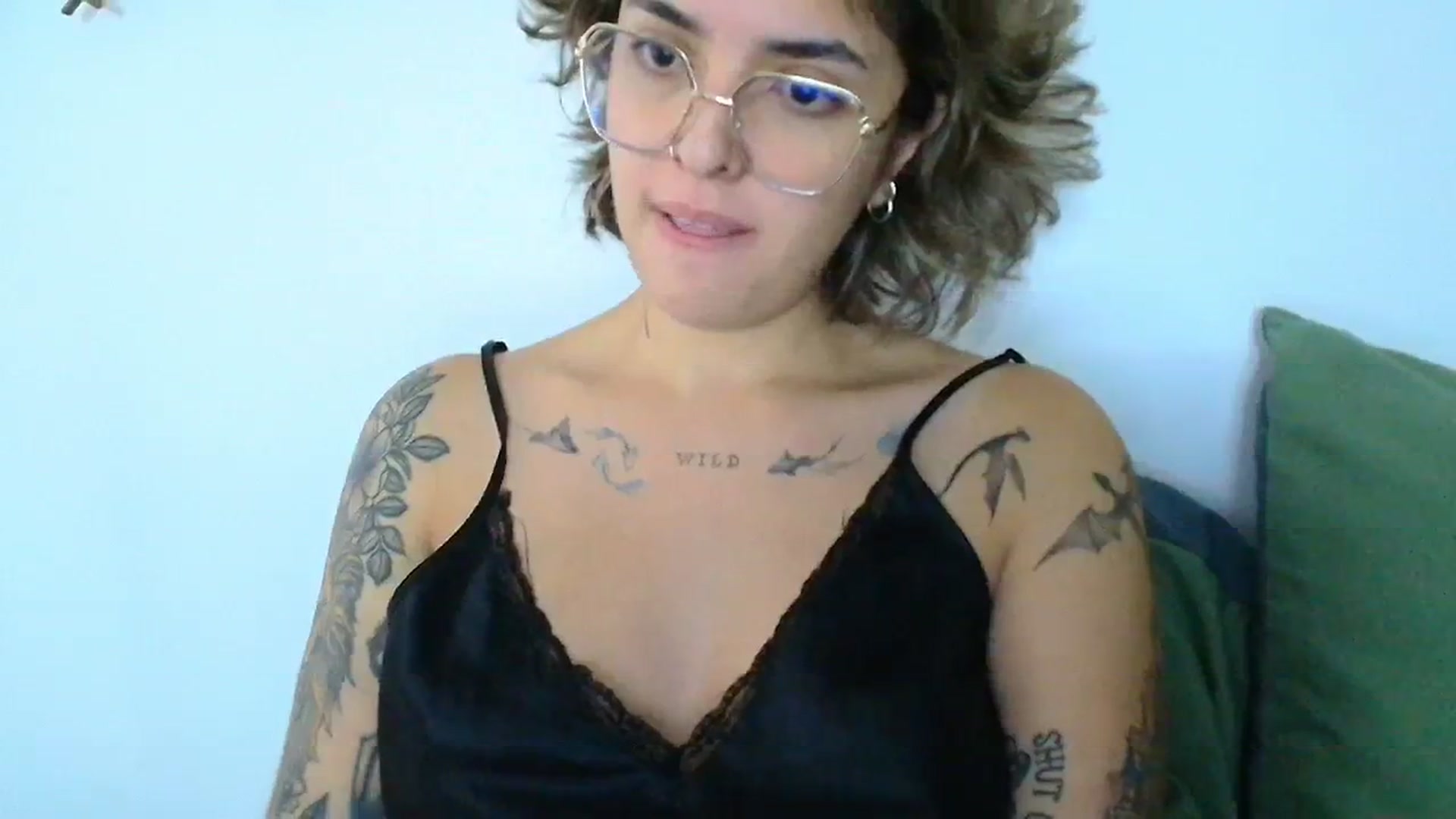 Gallery image thumbnail from QueensNYC's myfreecams stream on, 12/19/2024, 16:47 image 6 of 20