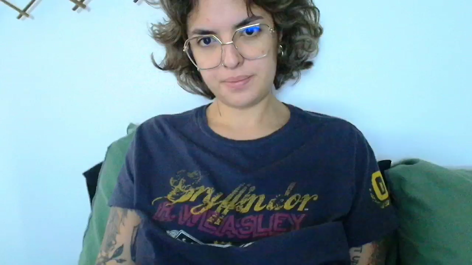 Gallery image thumbnail from QueensNYC's myfreecams stream on, 12/26/2024, 16:31 image 14 of 20