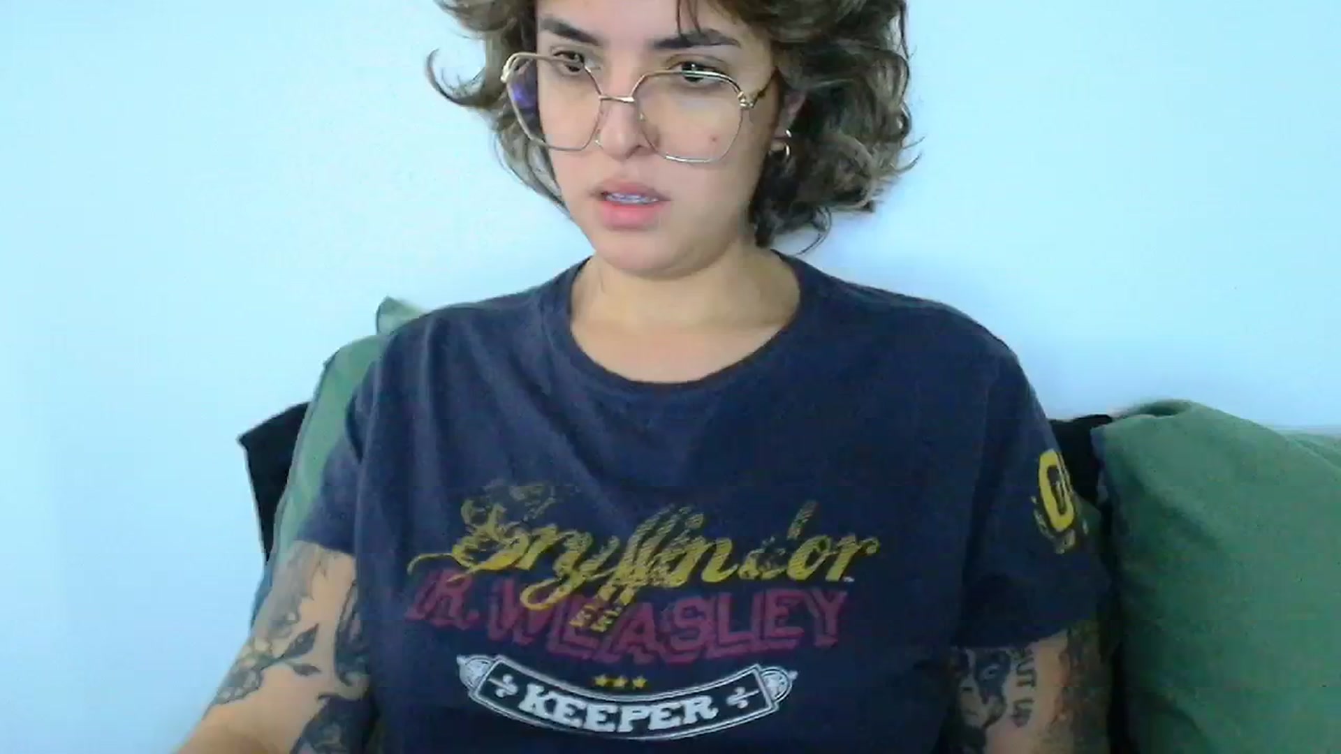 Gallery image thumbnail from QueensNYC's myfreecams stream on, 12/26/2024, 16:31 image 17 of 20