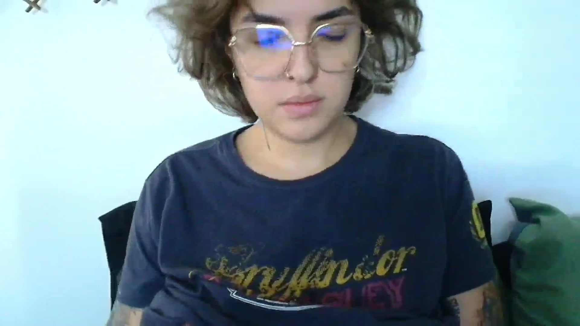 Gallery image thumbnail from QueensNYC's myfreecams stream on, 12/26/2024, 17:23 image 15 of 20