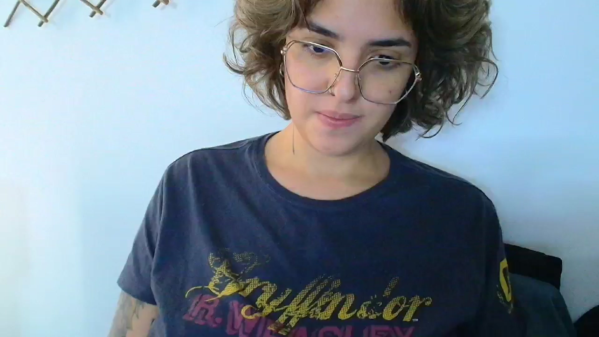 Gallery image thumbnail from QueensNYC's myfreecams stream on, 12/26/2024, 19:40 image 18 of 20