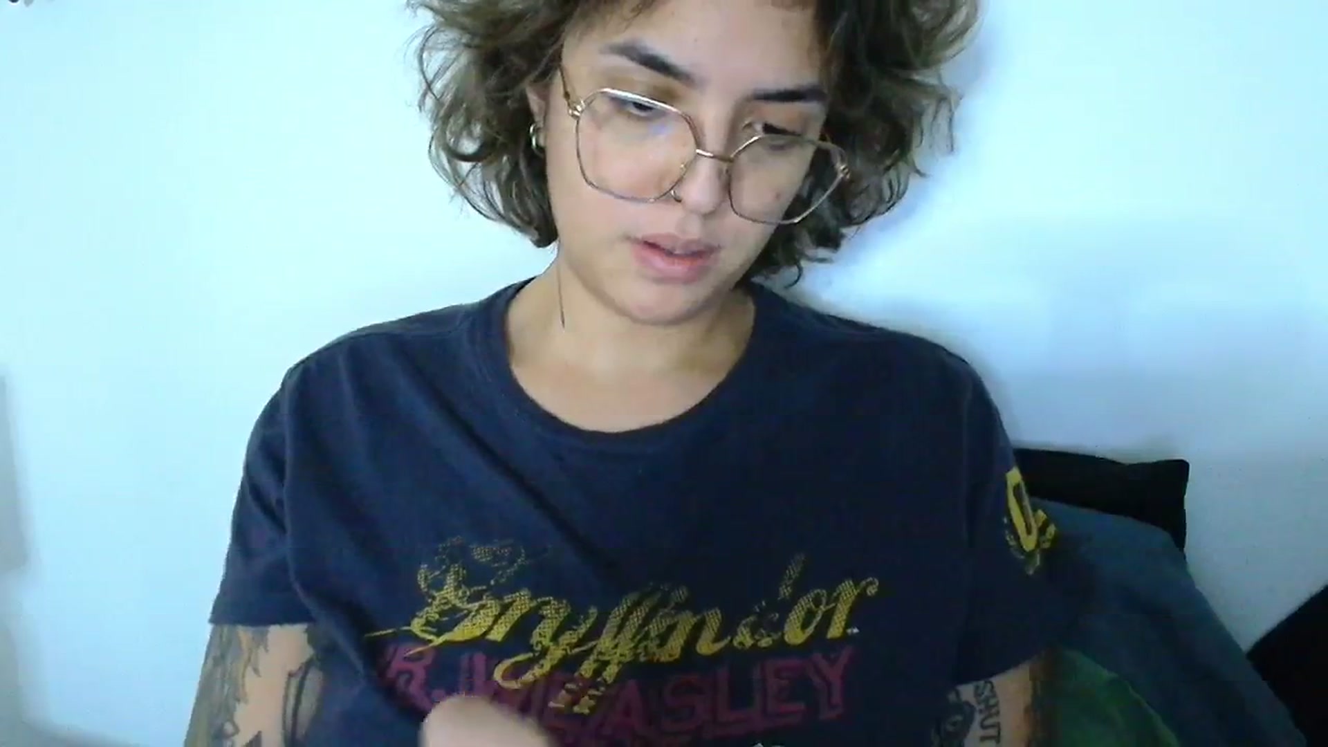 Gallery image thumbnail from QueensNYC's myfreecams stream on, 12/26/2024, 21:12 image 6 of 20