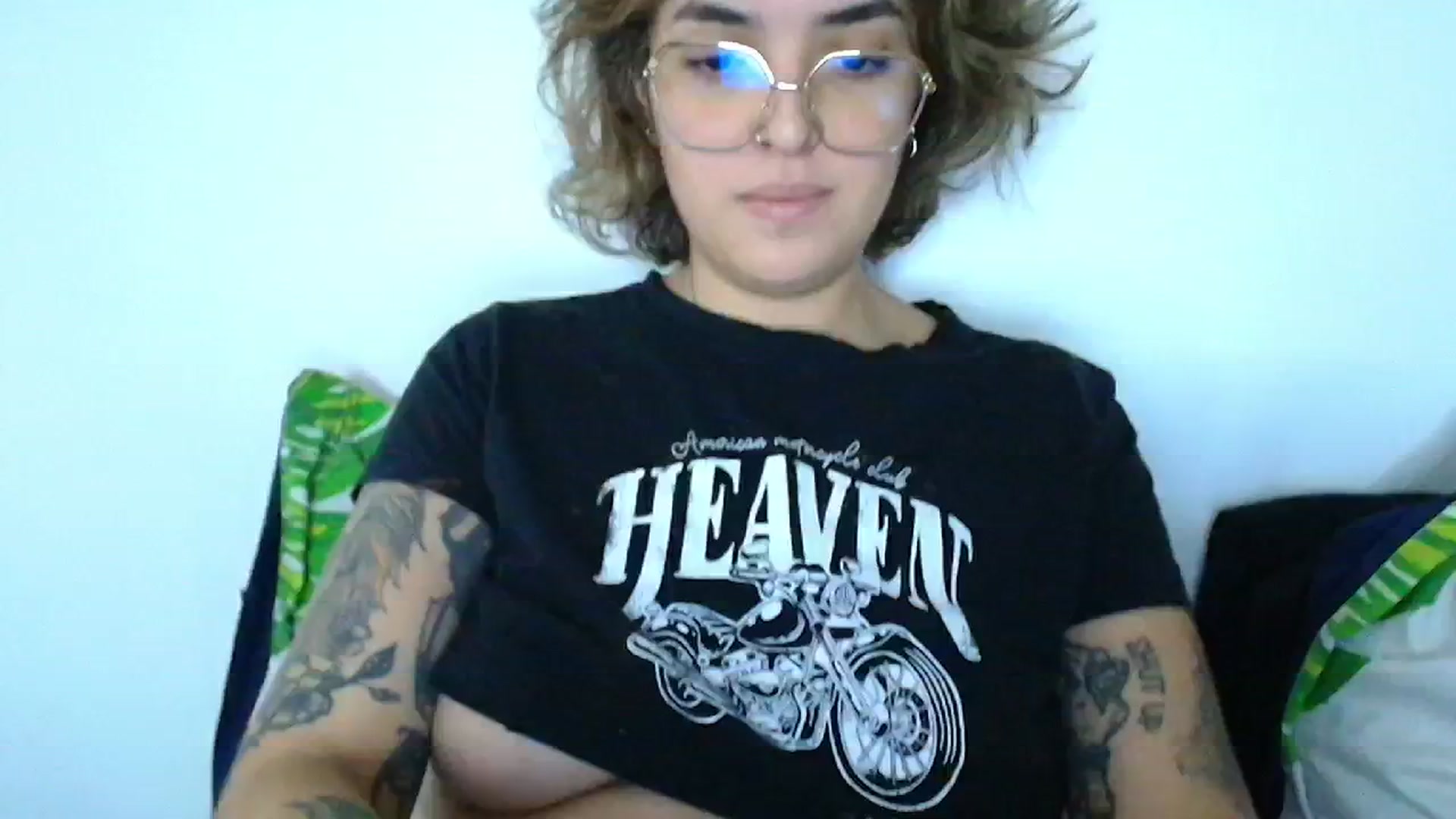 Gallery image thumbnail from QueensNYC's myfreecams stream on, 01/20/2025, 16:52 image 14 of 20