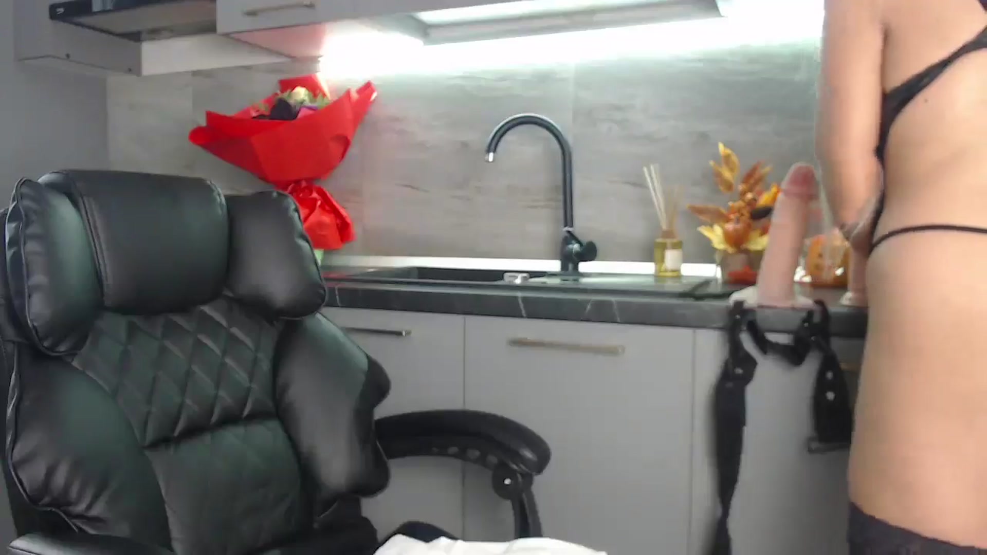 Gallery image thumbnail from Queenzoora's myfreecams stream on, 10/24/2025, 07:48 image 19 of 20