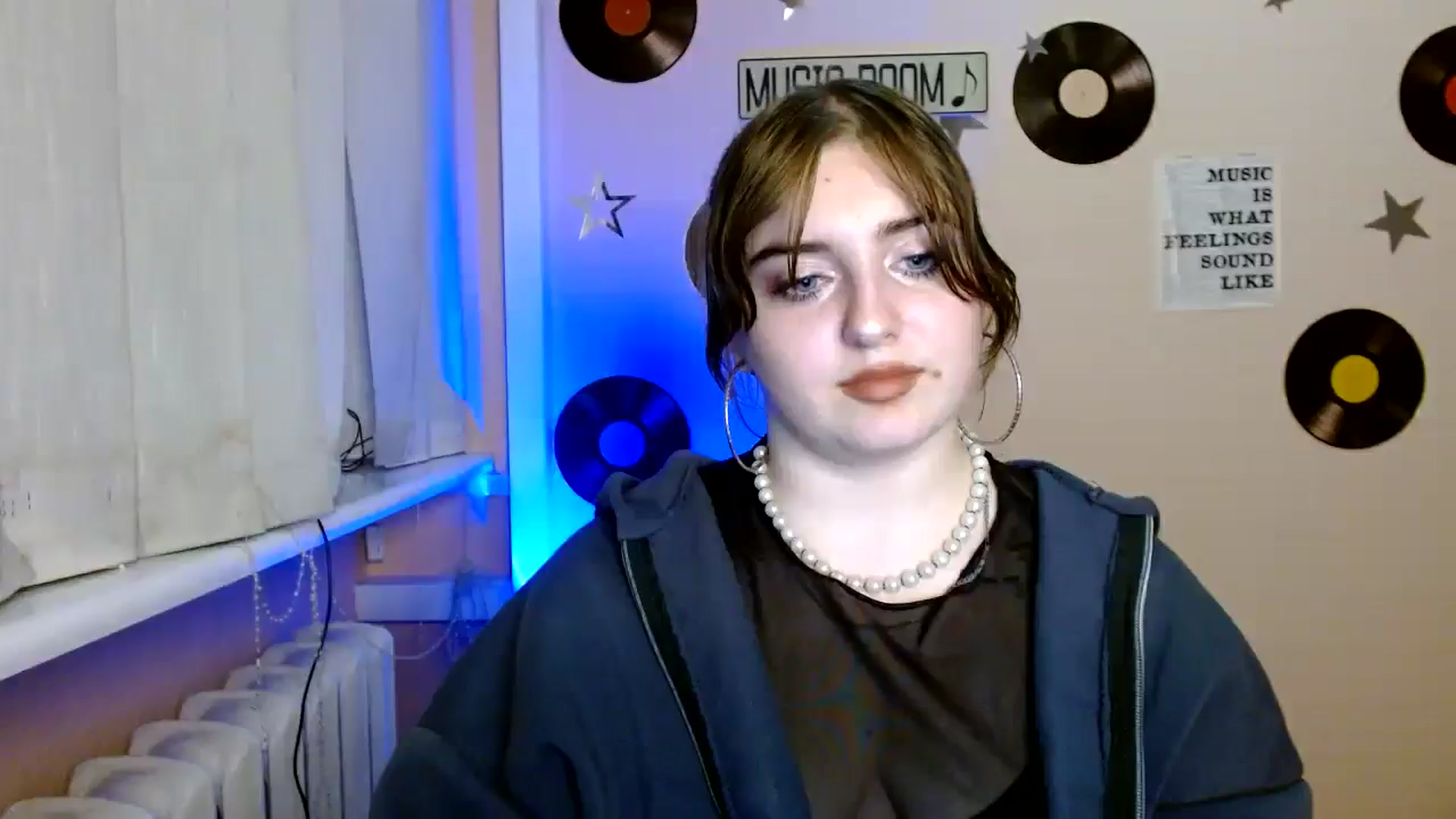 Gallery image thumbnail from QuinOfLove's myfreecams stream on, 11/27/2025, 19:56 image 6 of 20