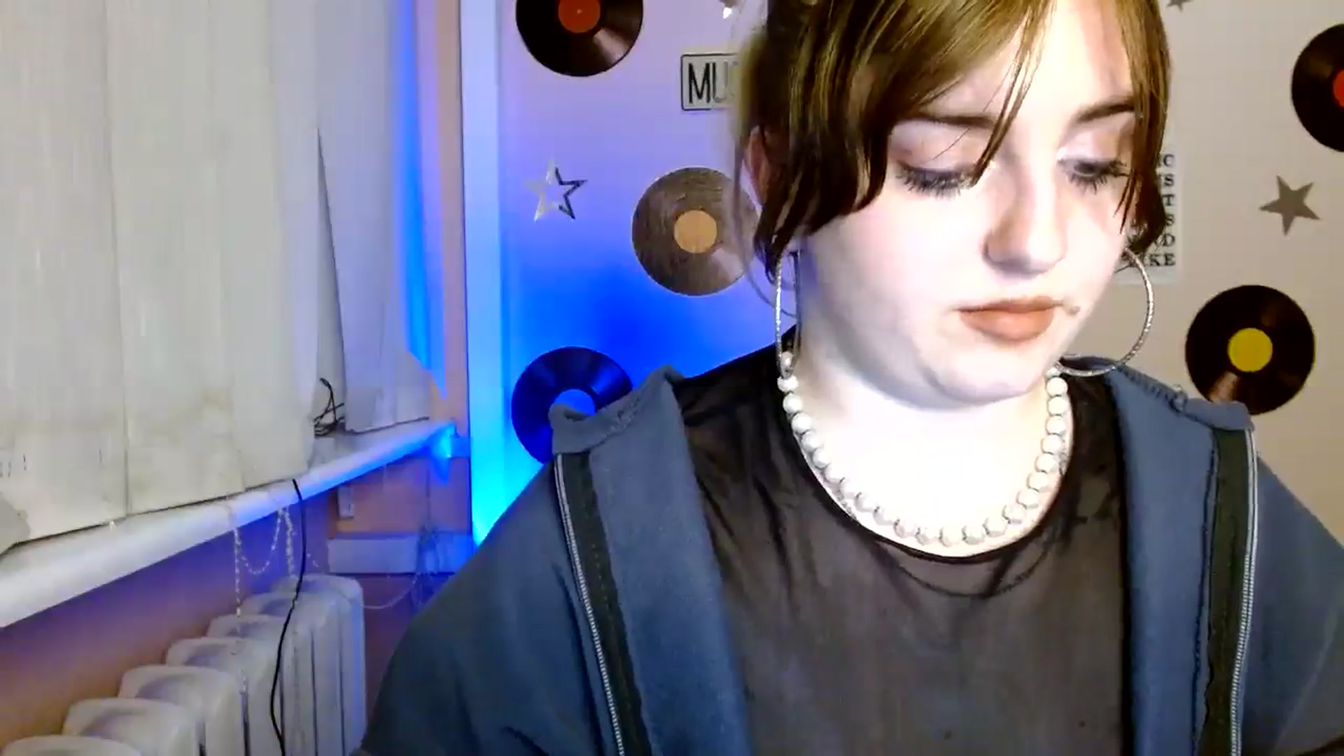 Gallery image thumbnail from QuinOfLove's myfreecams stream on, 11/27/2025, 19:56 image 7 of 20