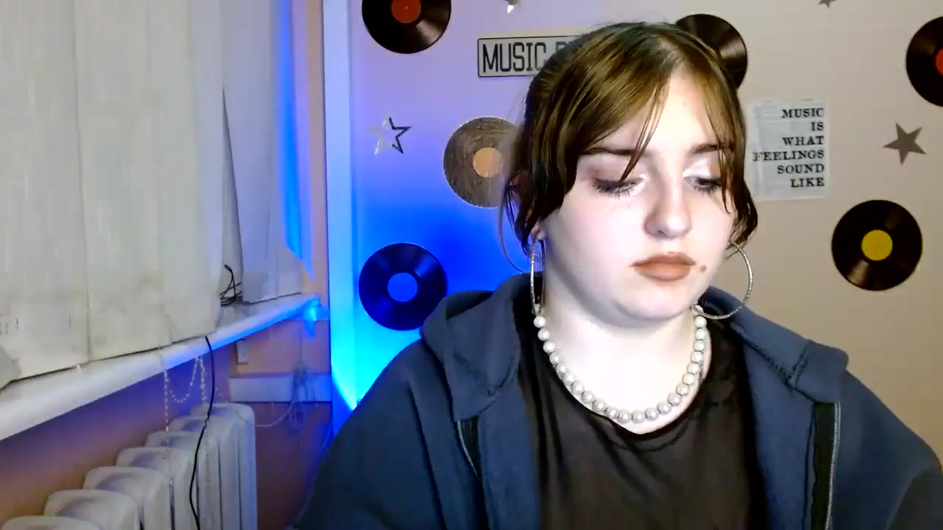 Gallery image thumbnail from QuinOfLove's myfreecams stream on, 11/27/2025, 19:56 image 8 of 20