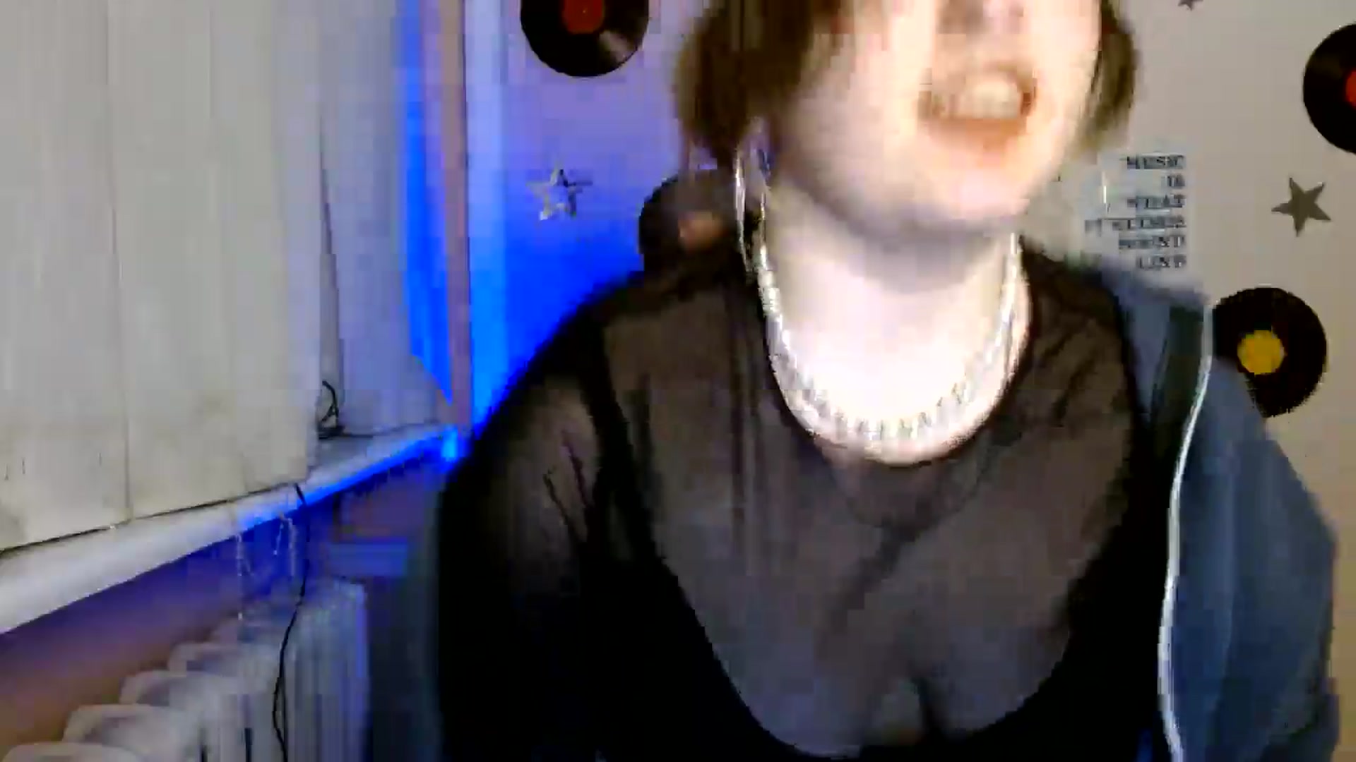 Gallery image thumbnail from QuinOfLove's myfreecams stream on, 11/27/2025, 19:56 image 13 of 20