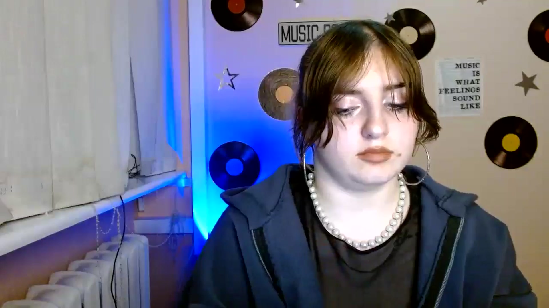 Gallery image thumbnail from QuinOfLove's myfreecams stream on, 11/27/2025, 19:56 image 15 of 20