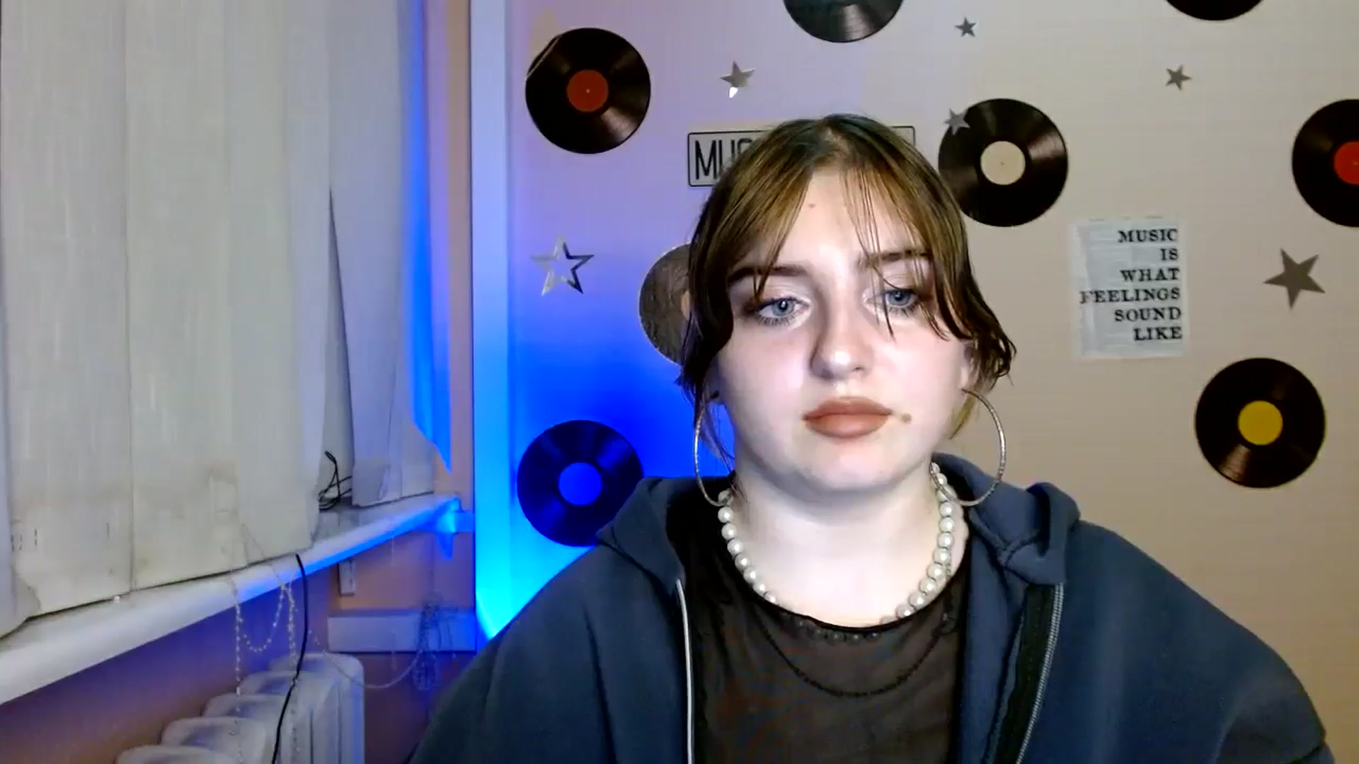 Gallery image thumbnail from QuinOfLove's myfreecams stream on, 11/27/2025, 19:56 image 3 of 20