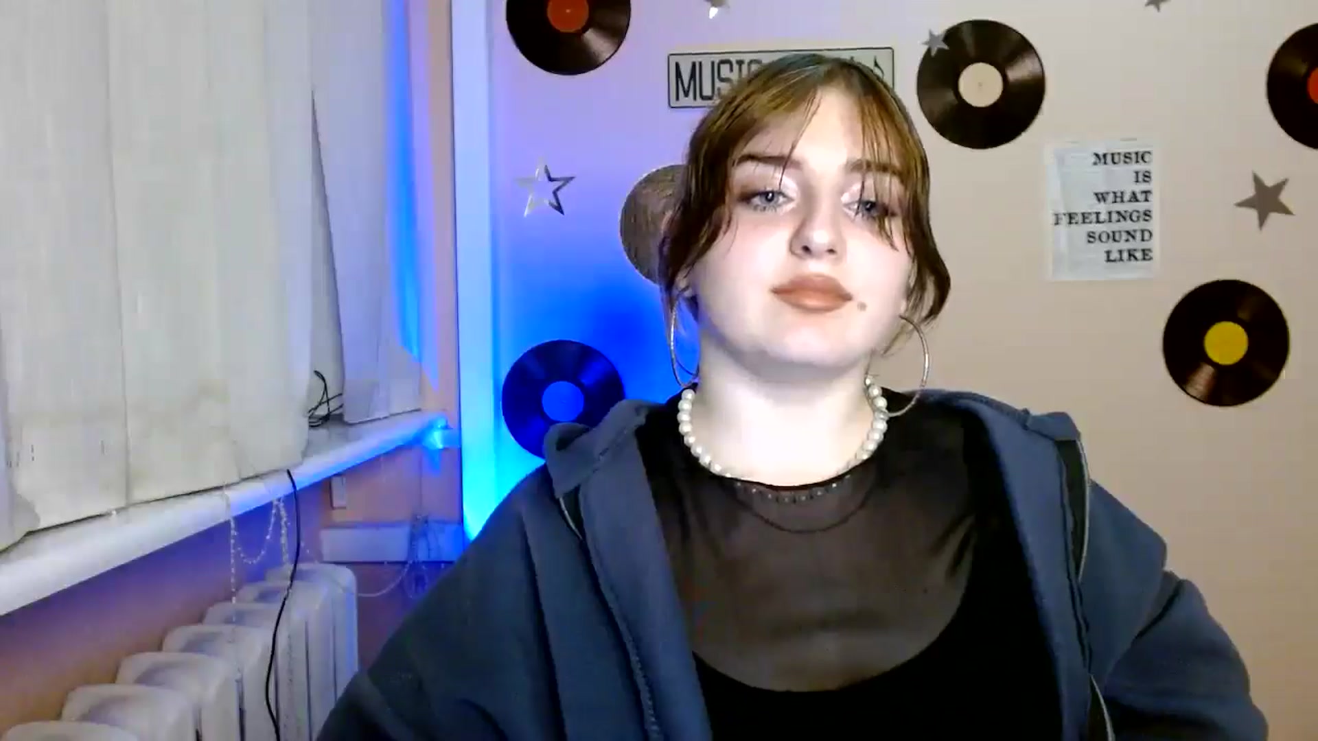 Gallery image thumbnail from QuinOfLove's myfreecams stream on, 11/27/2025, 19:56 image 9 of 20