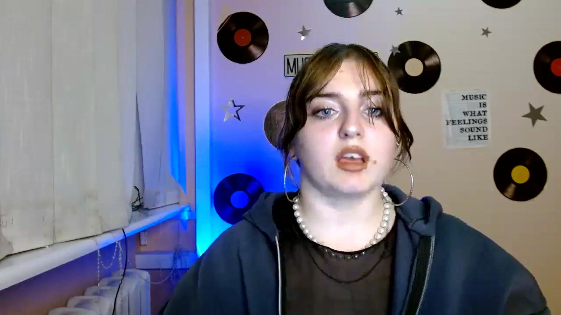 Gallery image thumbnail from QuinOfLove's myfreecams stream on, 11/27/2025, 19:56 image 2 of 20