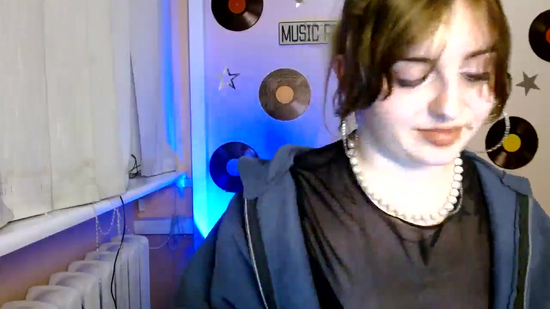Gallery image thumbnail from QuinOfLove's myfreecams stream on, 11/27/2025, 19:56 image 5 of 20