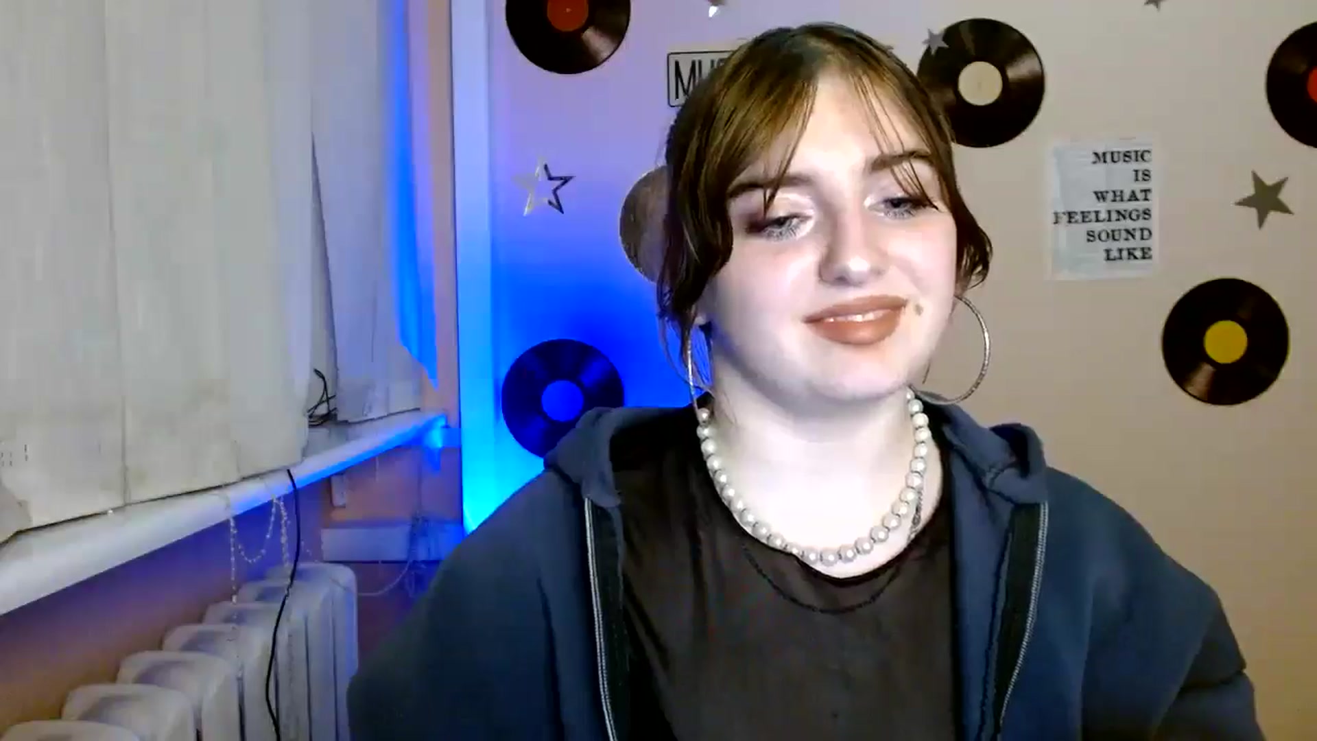 Gallery image thumbnail from QuinOfLove's myfreecams stream on, 11/27/2025, 19:56 image 4 of 20