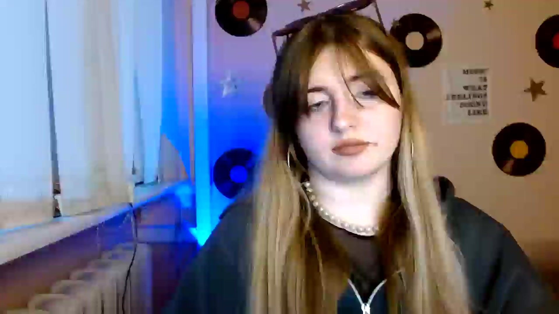 Gallery image thumbnail from QuinOfLove's myfreecams stream on, 11/28/2025, 14:08 image 18 of 20