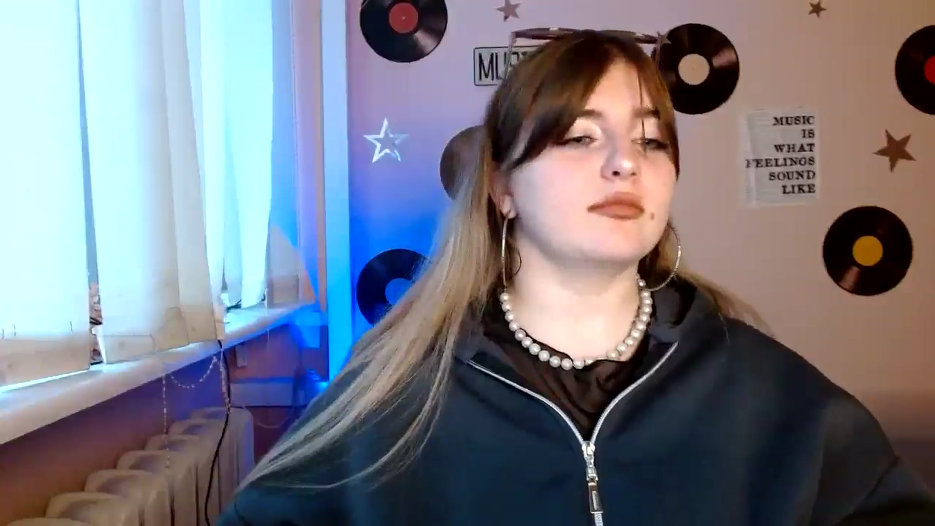 Gallery image thumbnail from QuinOfLove's myfreecams stream on, 11/28/2025, 14:08 image 3 of 20