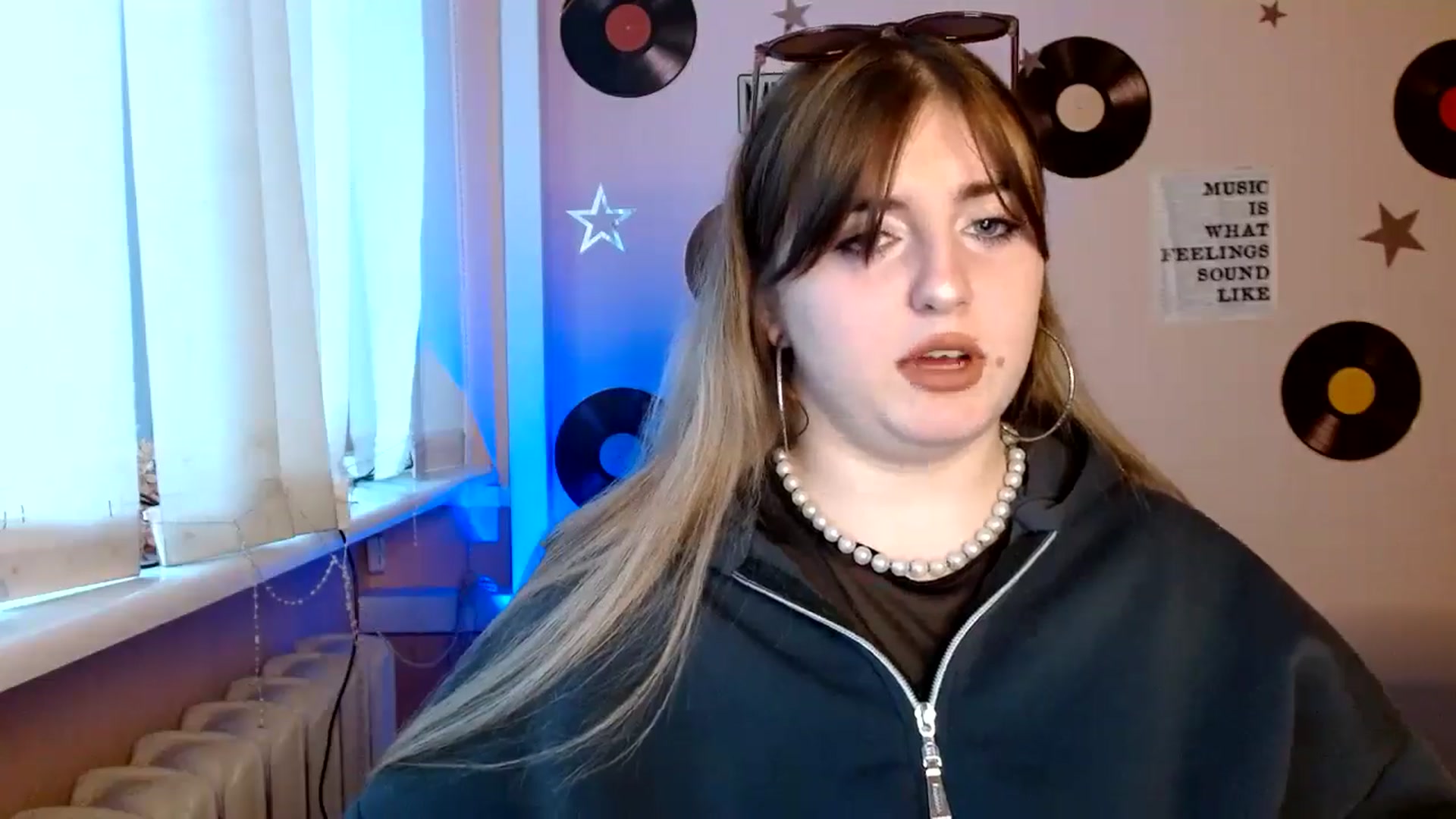 Gallery image thumbnail from QuinOfLove's myfreecams stream on, 11/28/2025, 14:08 image 2 of 20