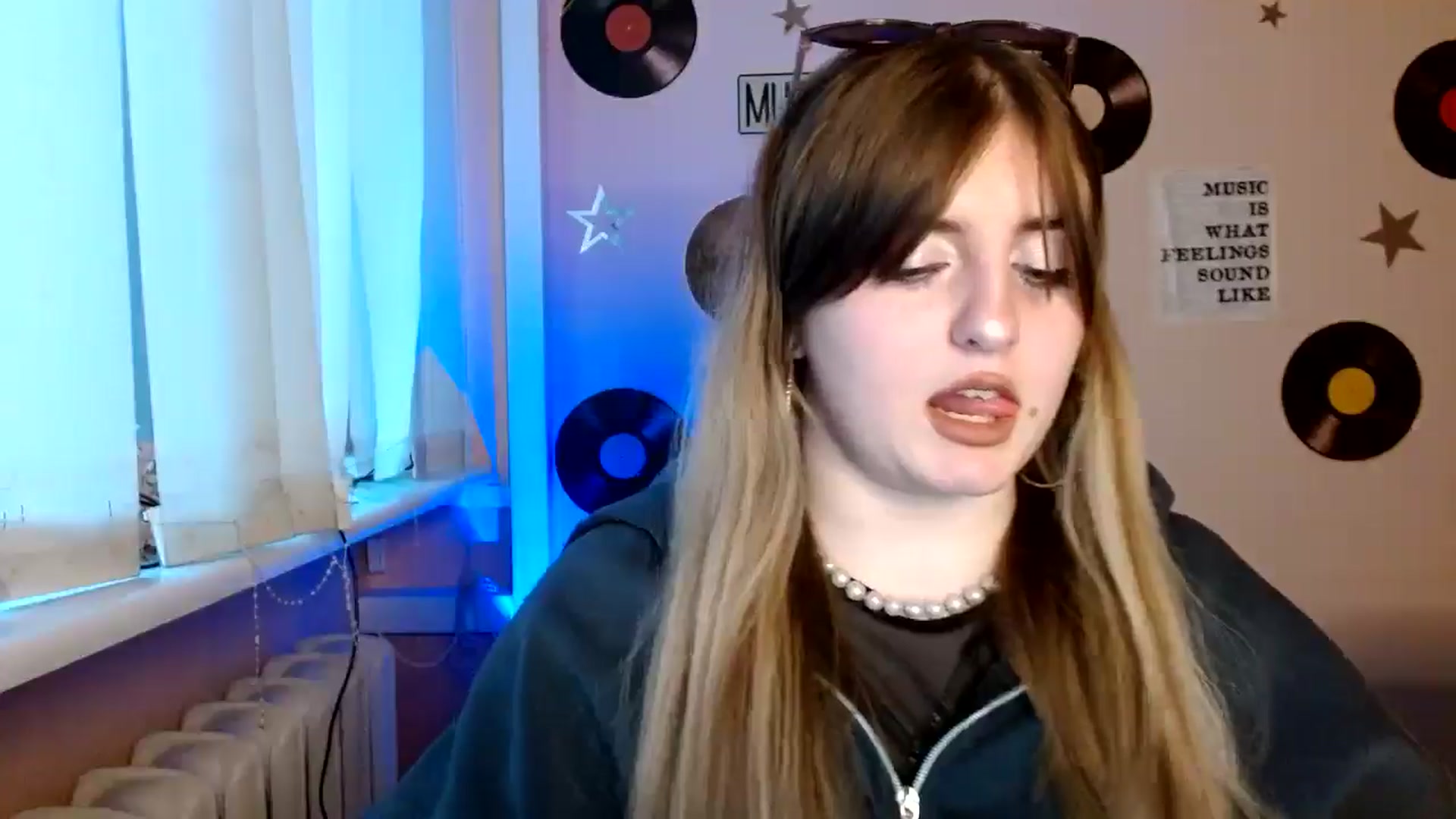 Gallery image thumbnail from QuinOfLove's myfreecams stream on, 11/28/2025, 14:08 image 8 of 20