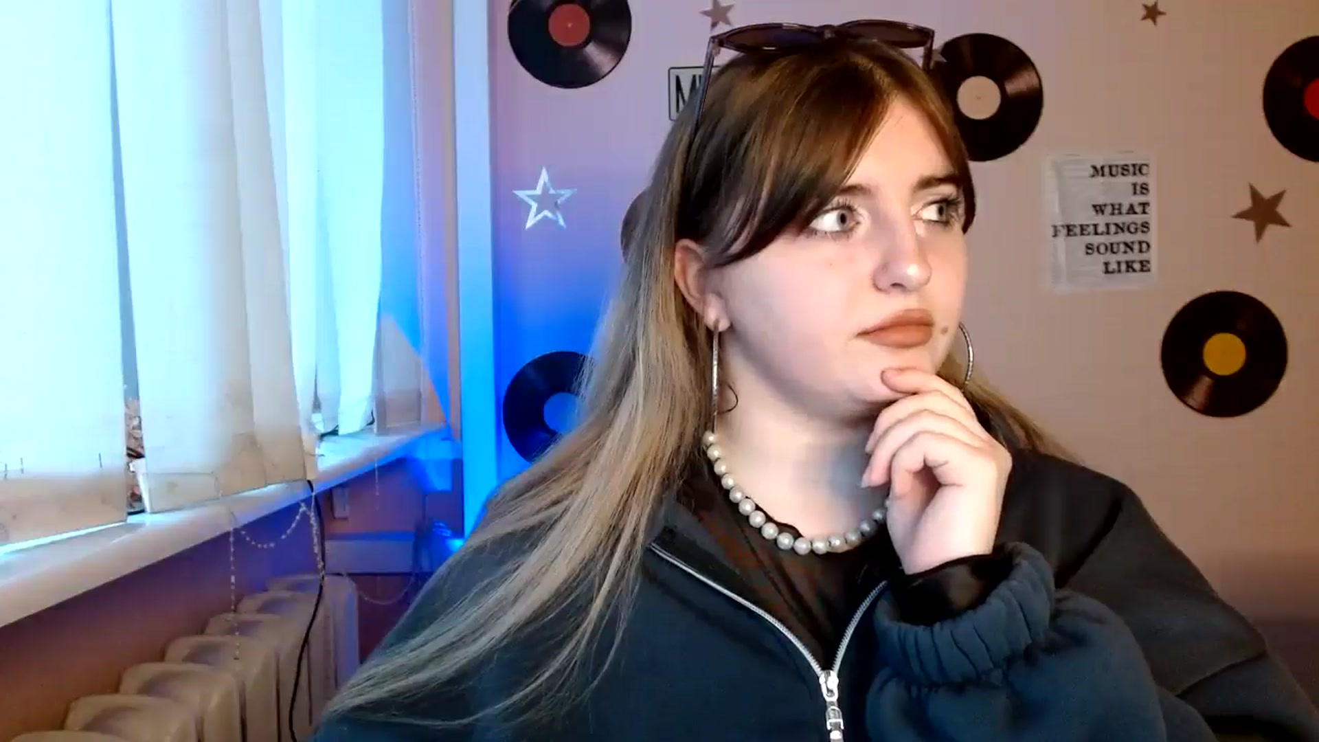 Gallery image thumbnail from QuinOfLove's myfreecams stream on, 11/28/2025, 14:08 image 4 of 20