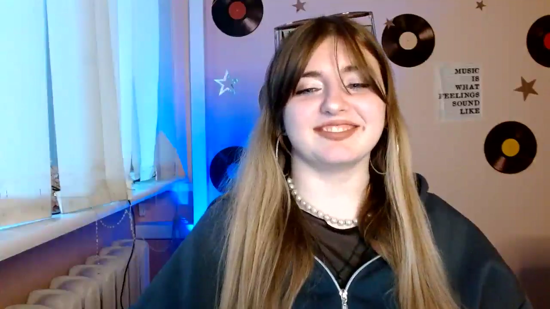 Gallery image thumbnail from QuinOfLove's myfreecams stream on, 11/28/2025, 14:08 image 13 of 20