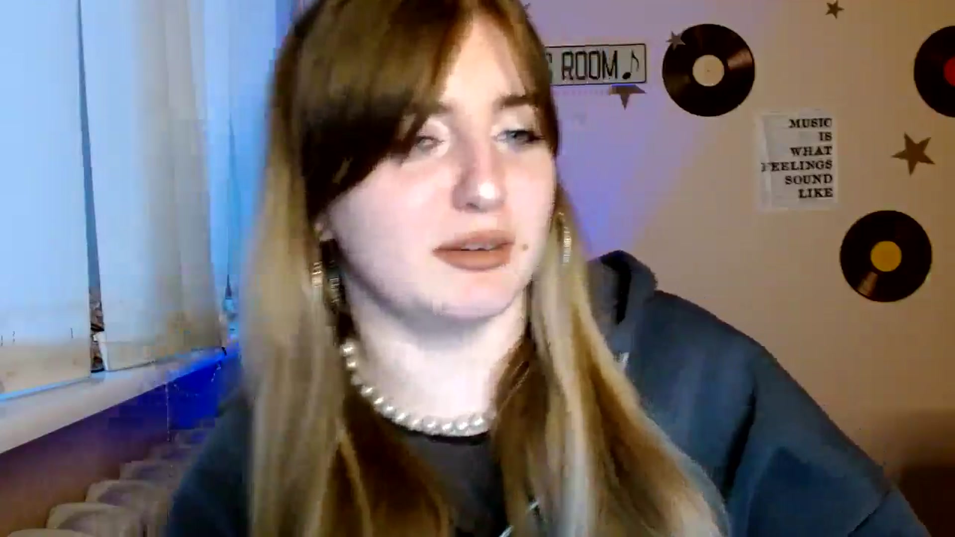 Gallery image thumbnail from QuinOfLove's myfreecams stream on, 11/28/2025, 14:08 image 17 of 20