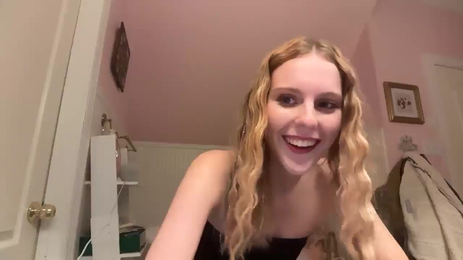 Gallery image thumbnail from QuinnBlighe's myfreecams stream on, 10/13/2025, 09:47 image 16 of 20