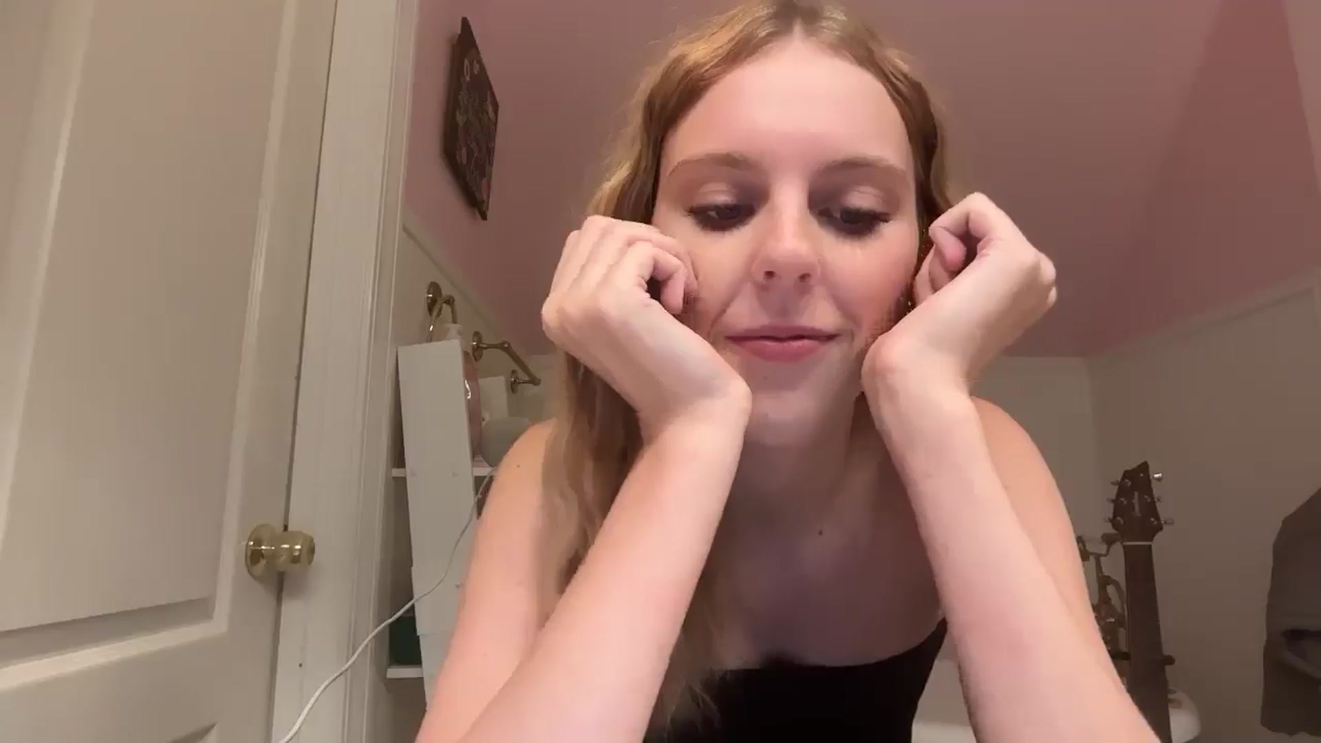Gallery image thumbnail from QuinnBlighe's myfreecams stream on, 10/13/2025, 09:47 image 9 of 20