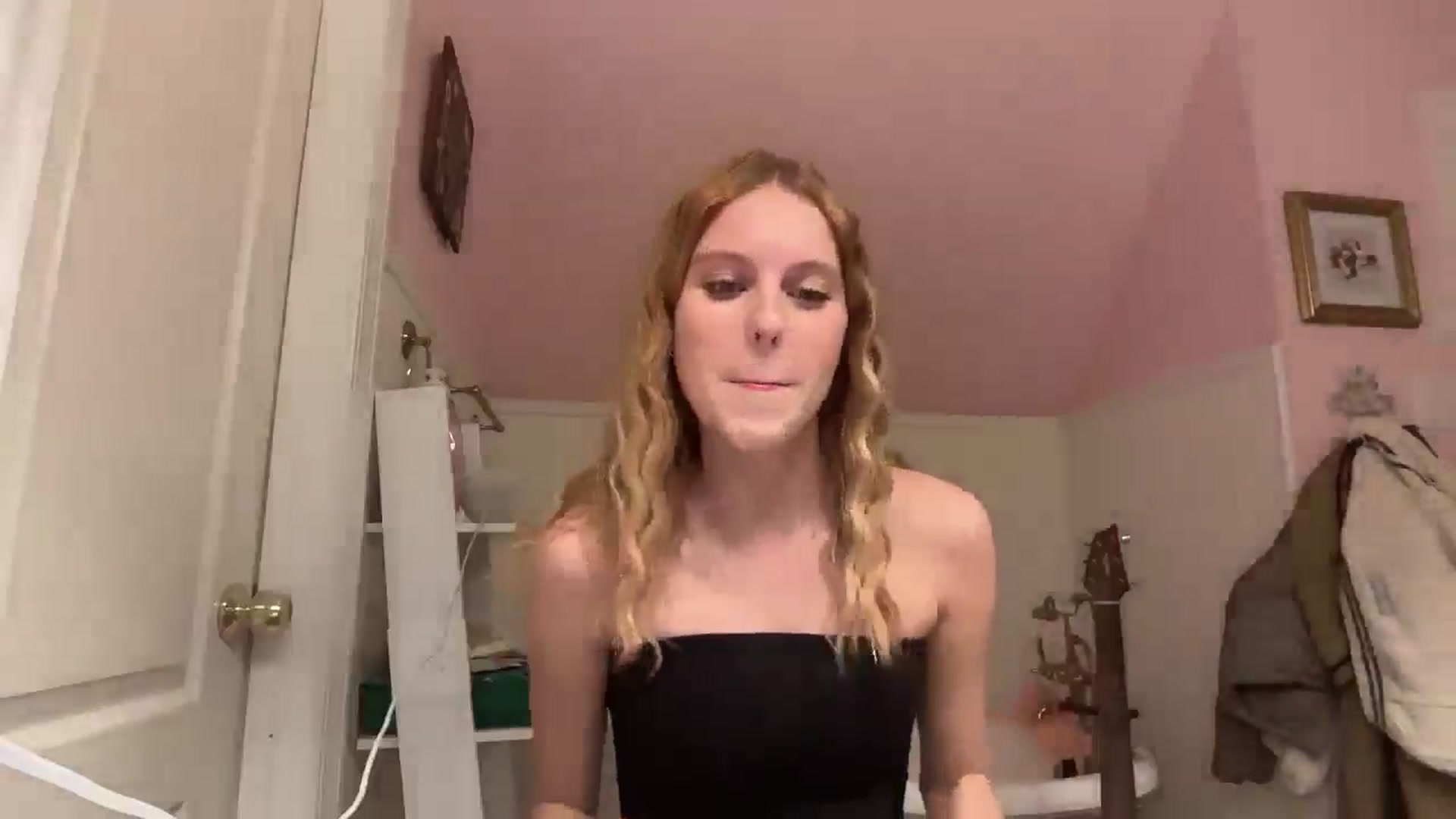 Gallery image thumbnail from QuinnBlighe's myfreecams stream on, 10/13/2025, 09:47 image 13 of 20