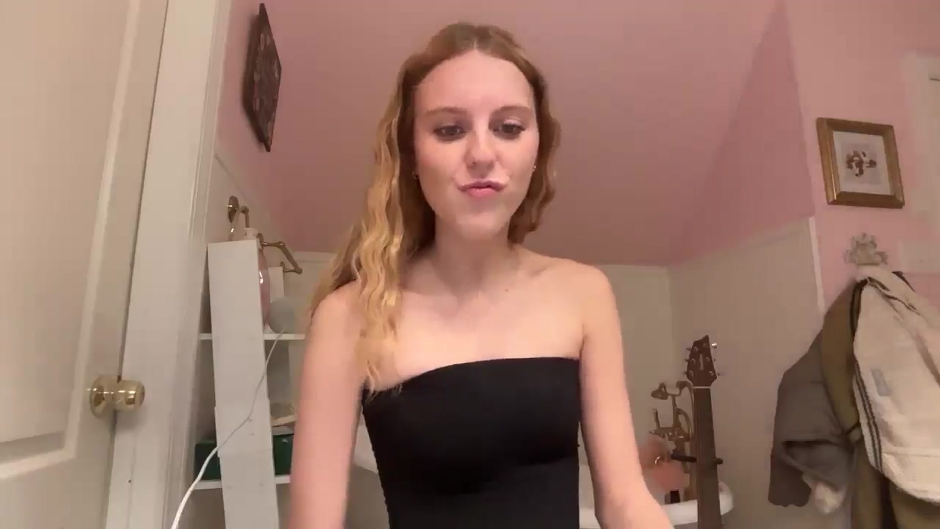 Gallery image thumbnail from QuinnBlighe's myfreecams stream on, 10/13/2025, 09:47 image 11 of 20