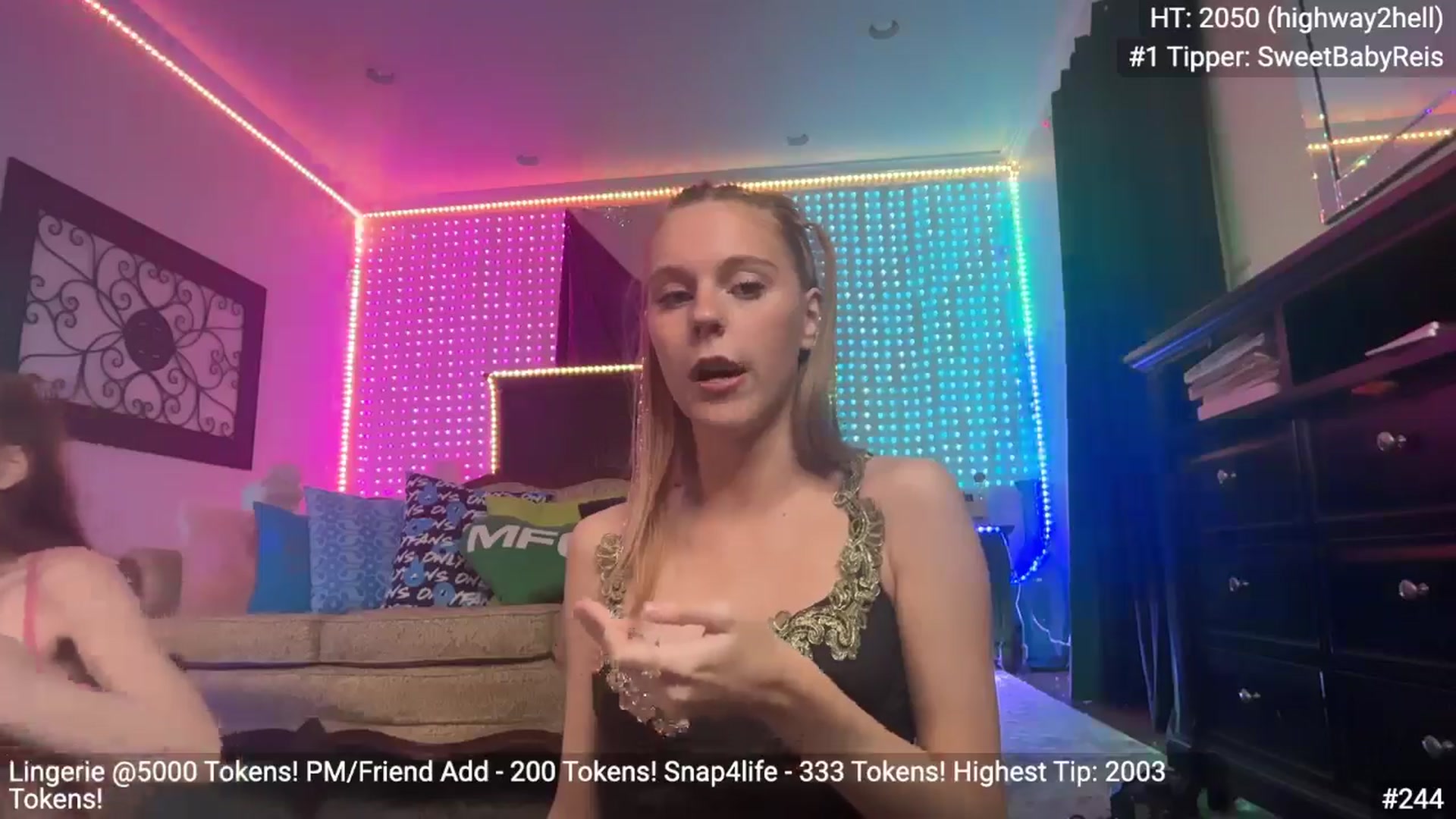 Gallery image thumbnail from QuinnBlighe's myfreecams stream on, 10/31/2025, 10:54 image 14 of 20