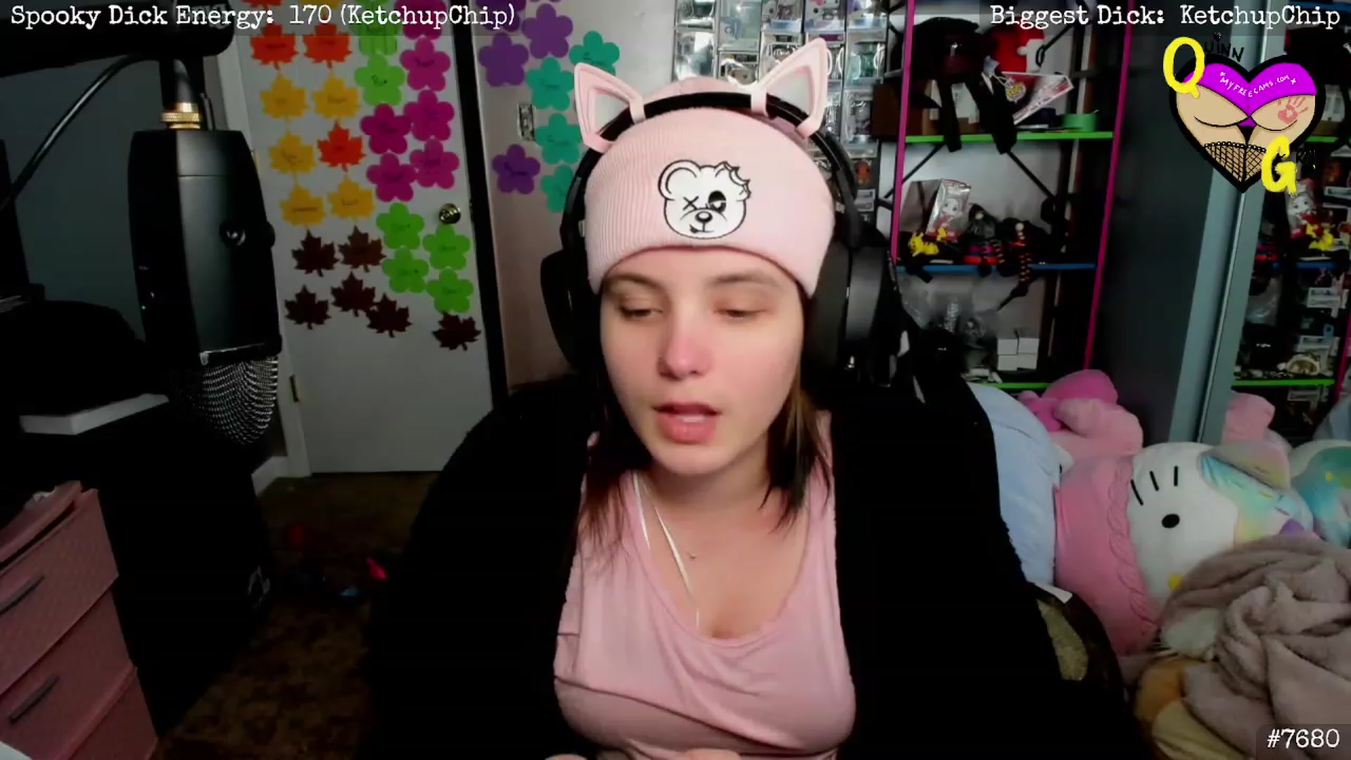 Gallery image thumbnail from QuinnGray's myfreecams stream on, 12/08/2022, 04:56 image 8 of 20