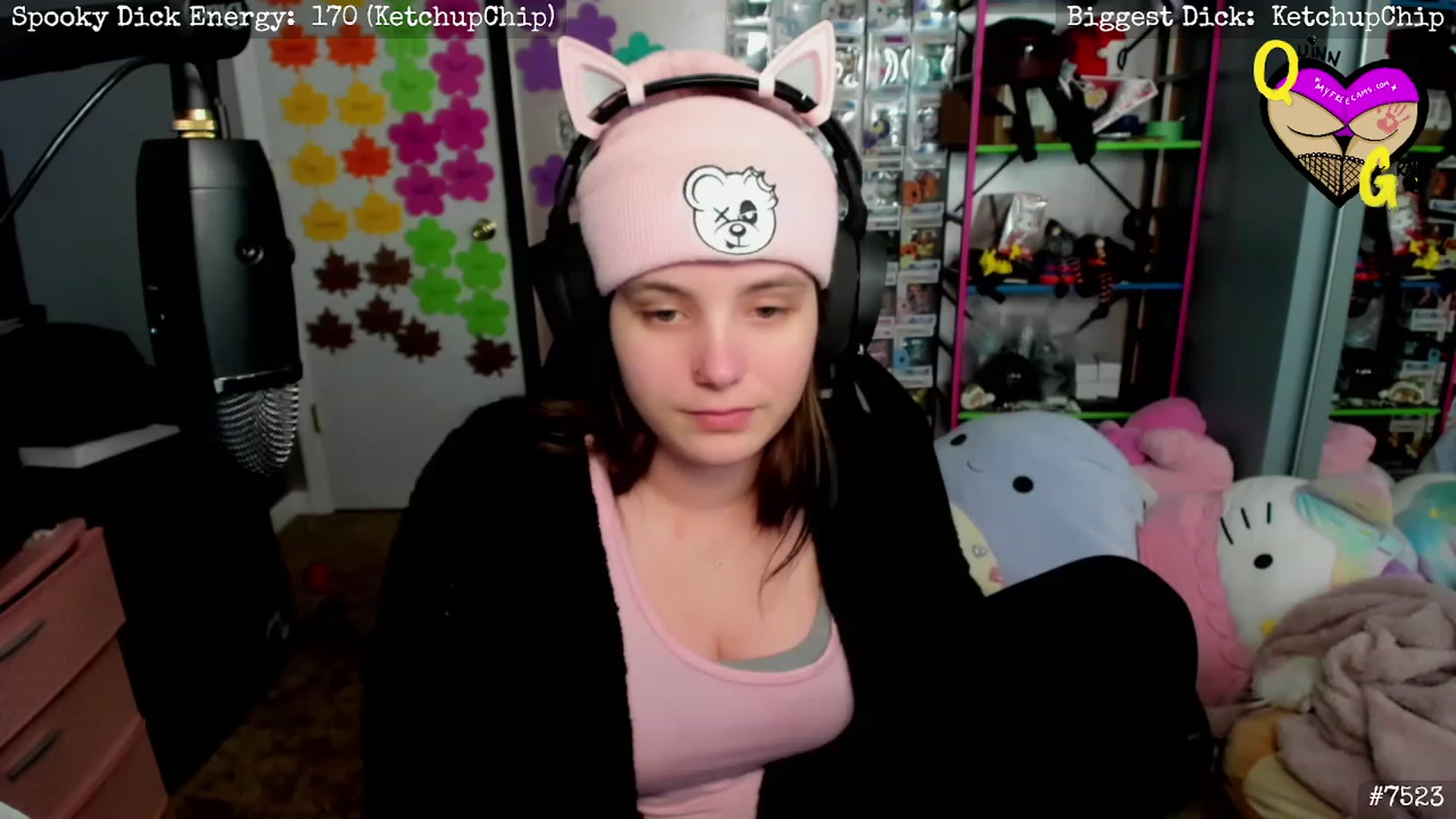 Gallery image thumbnail from QuinnGray's myfreecams stream on, 12/08/2022, 04:56 image 9 of 20