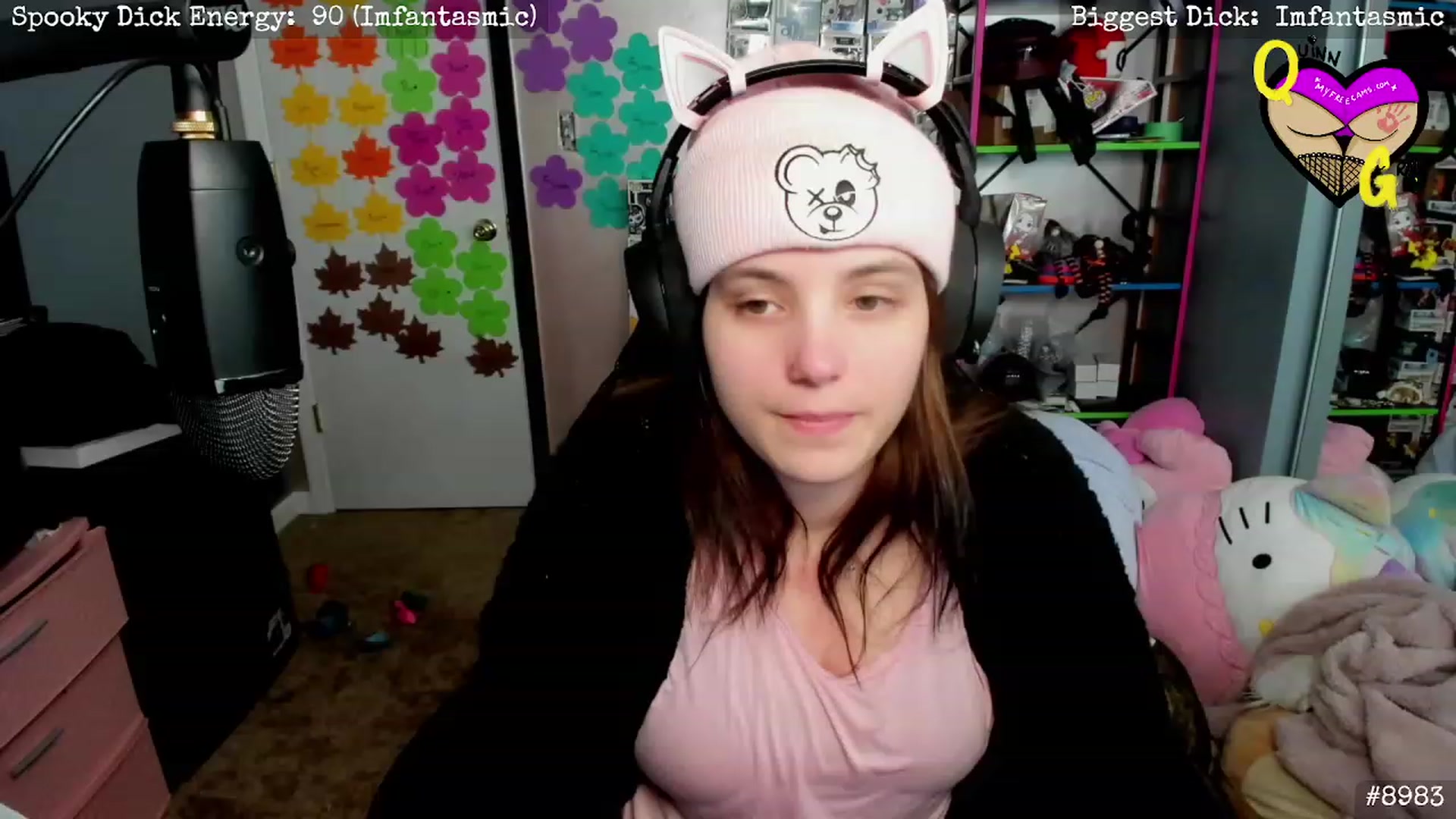 Gallery image thumbnail from QuinnGray's myfreecams stream on, 12/08/2022, 04:56 image 1 of 20