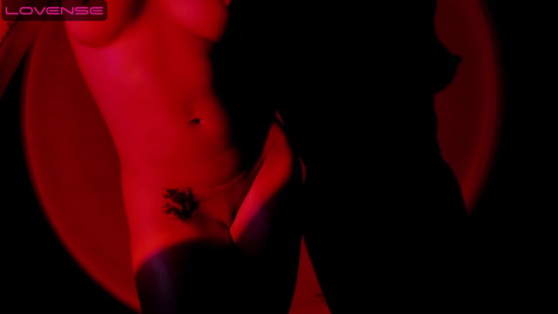 Gallery image thumbnail from Quinn_hart's myfreecams stream on, 04/19/2023, 24:03 image 11 of 20