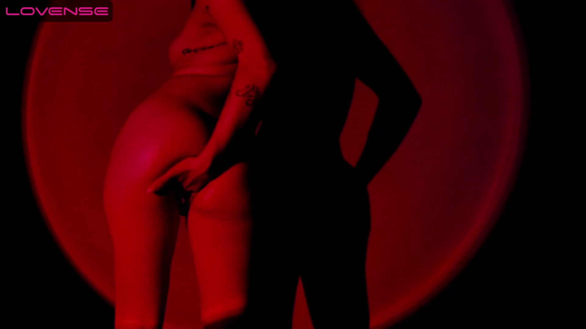 Gallery image thumbnail from Quinn_hart's myfreecams stream on, 04/19/2023, 24:03 image 9 of 20