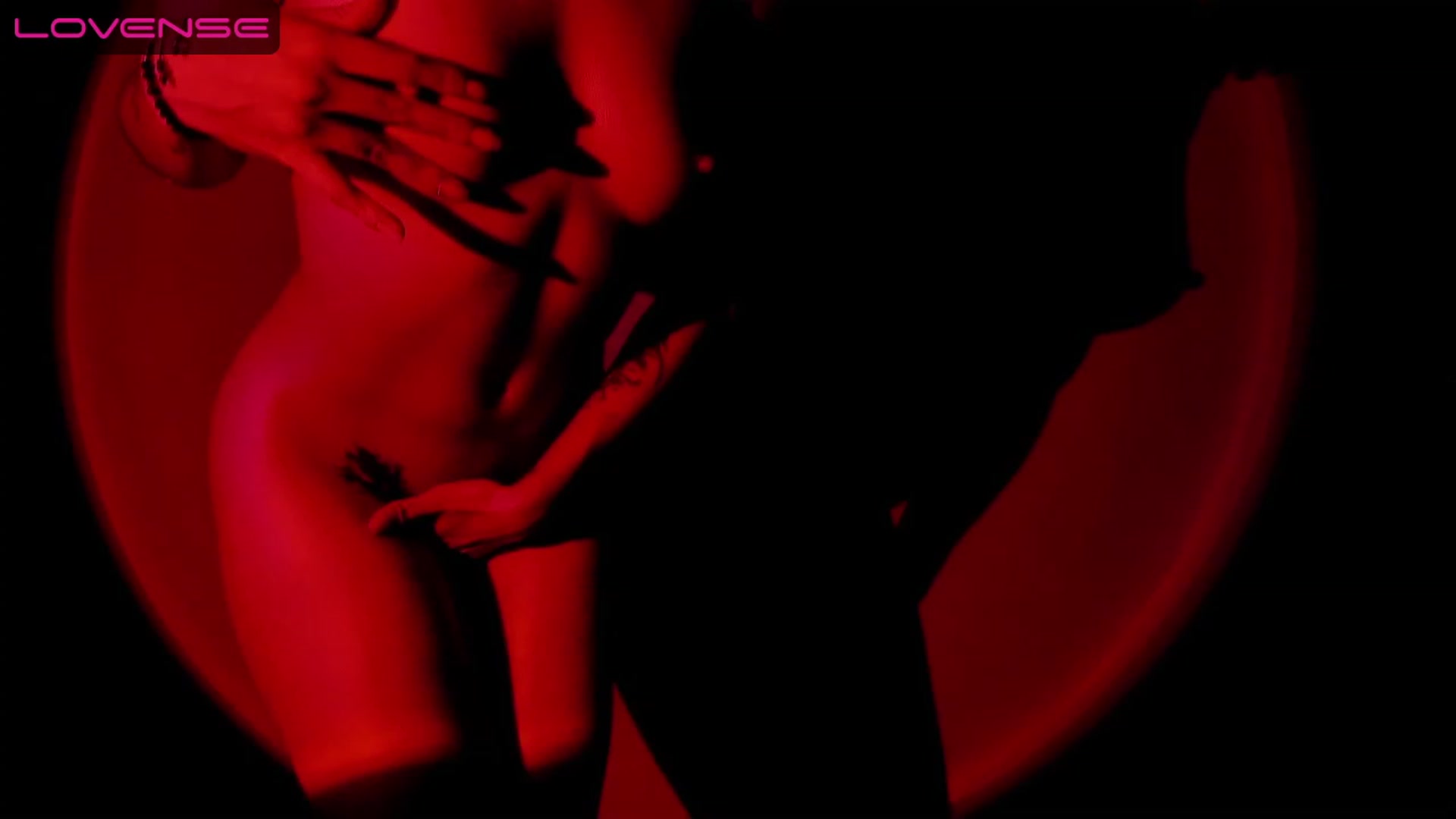 Gallery image thumbnail from Quinn_hart's myfreecams stream on, 04/19/2023, 24:03 image 10 of 20