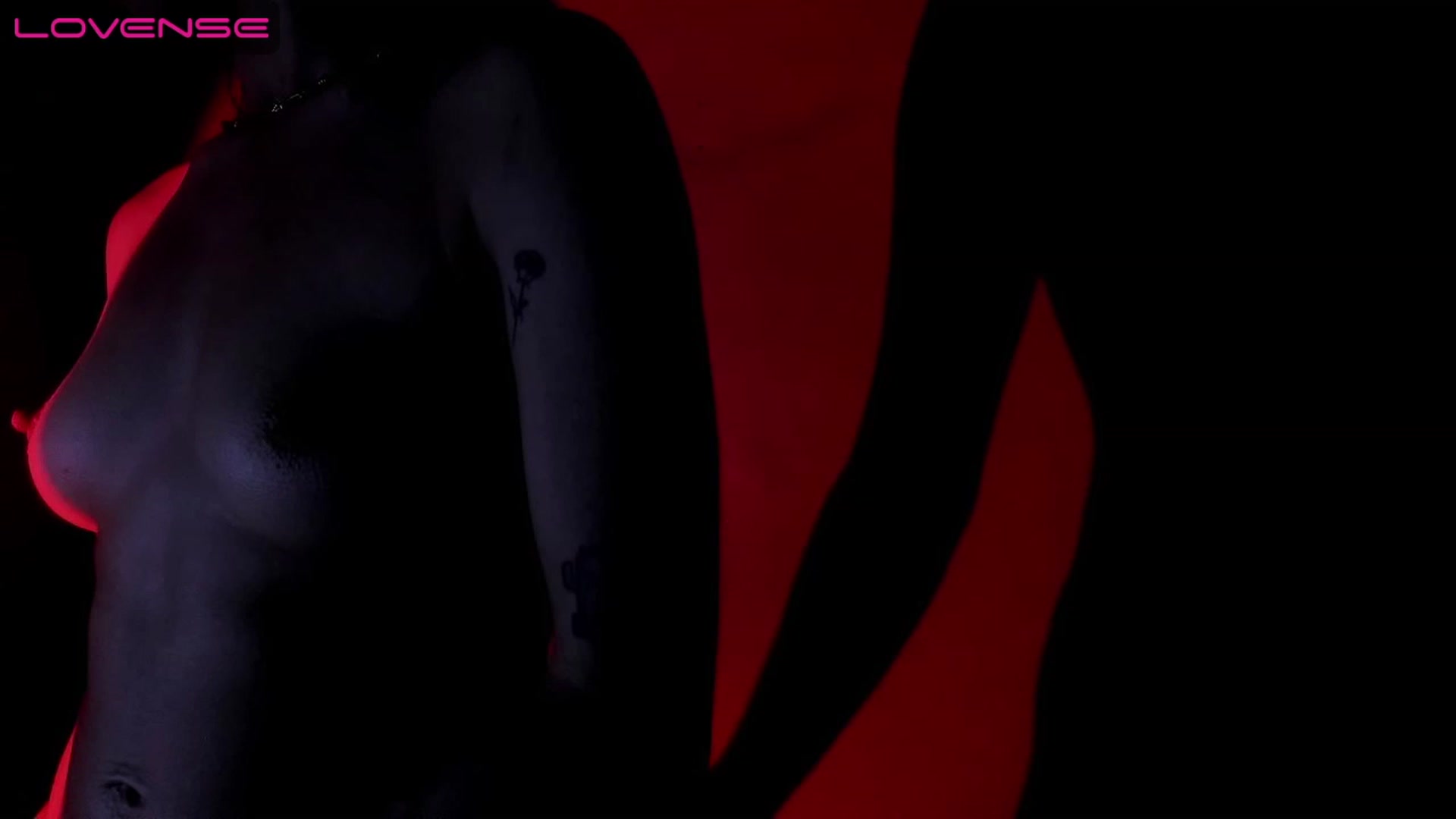 Gallery image thumbnail from Quinn_hart's myfreecams stream on, 04/19/2023, 01:49 image 15 of 20