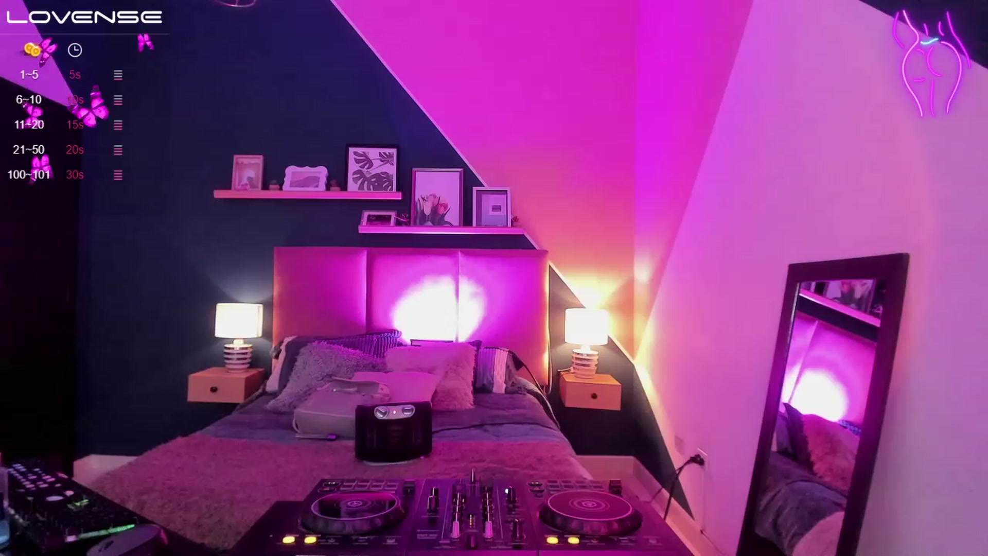 Gallery image thumbnail from Quinn_hart's myfreecams stream on, 07/23/2023, 24:02 image 6 of 20