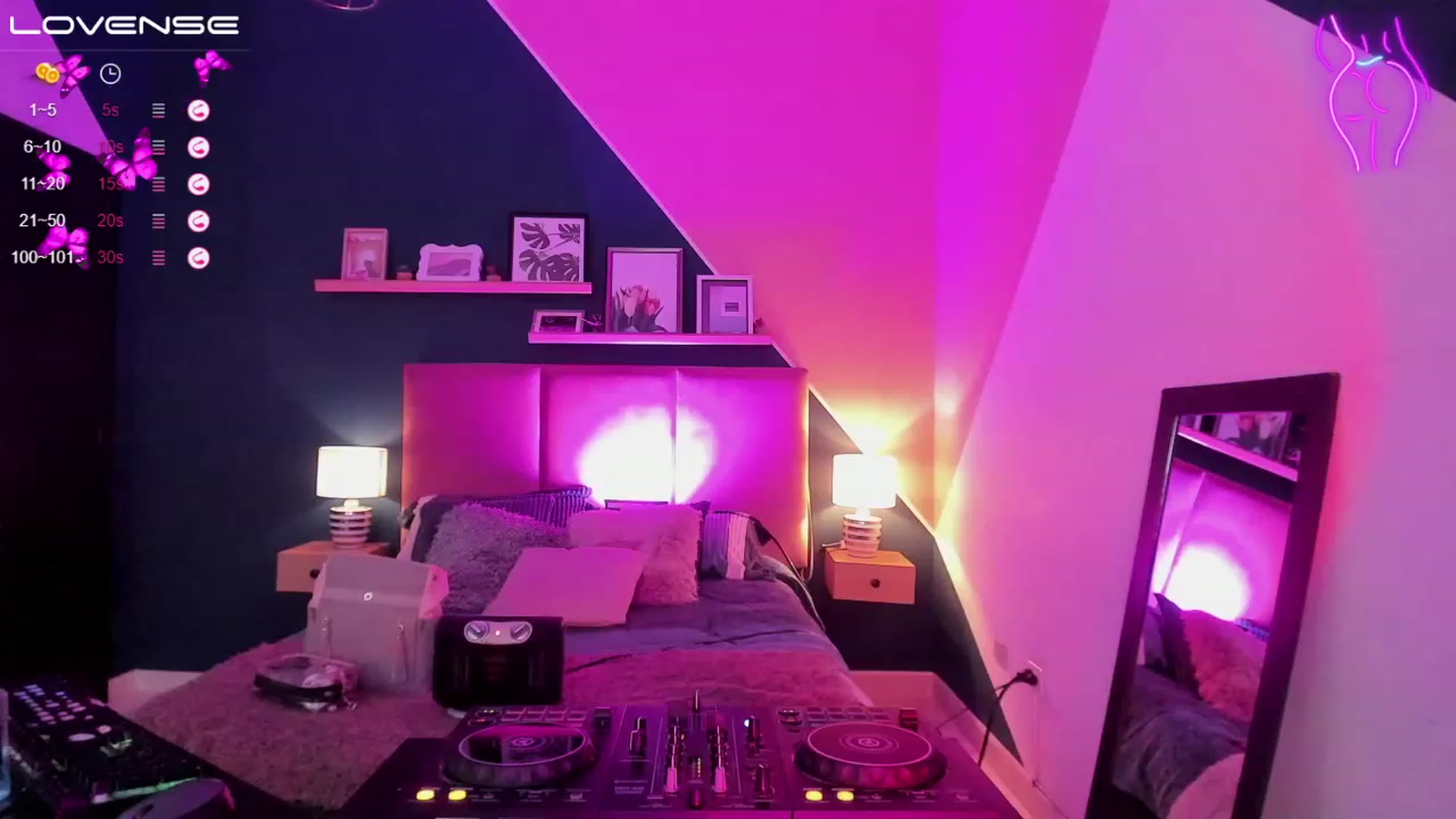 Gallery image thumbnail from Quinn_hart's myfreecams stream on, 07/23/2023, 24:02 image 12 of 20
