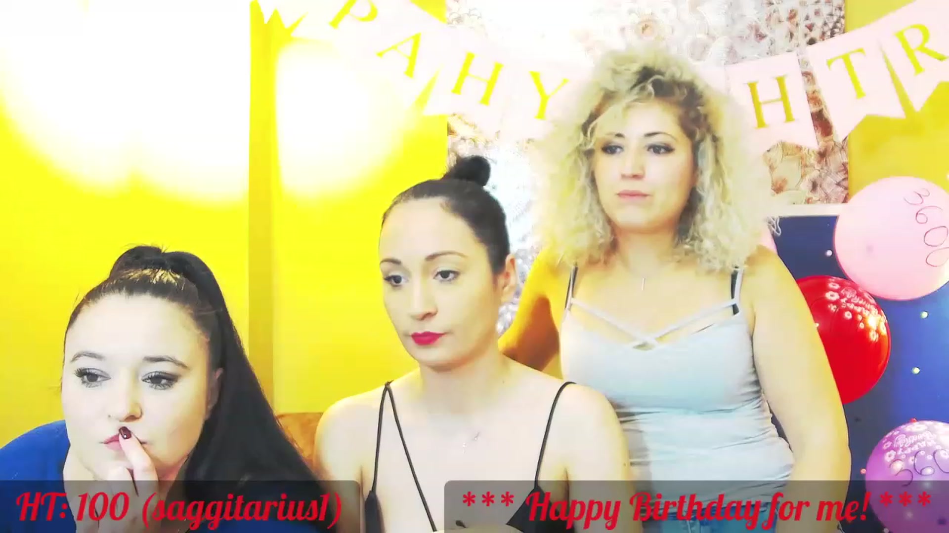 Gallery image thumbnail from QuinnieSmile's myfreecams stream on, 11/16/2022, 10:23 image 19 of 20