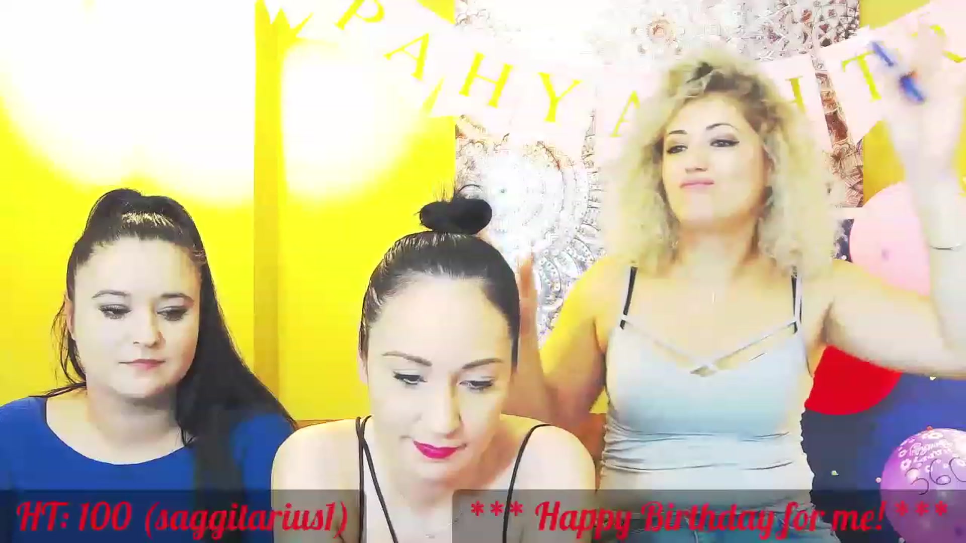 Gallery image thumbnail from QuinnieSmile's myfreecams stream on, 11/16/2022, 10:23 image 20 of 20