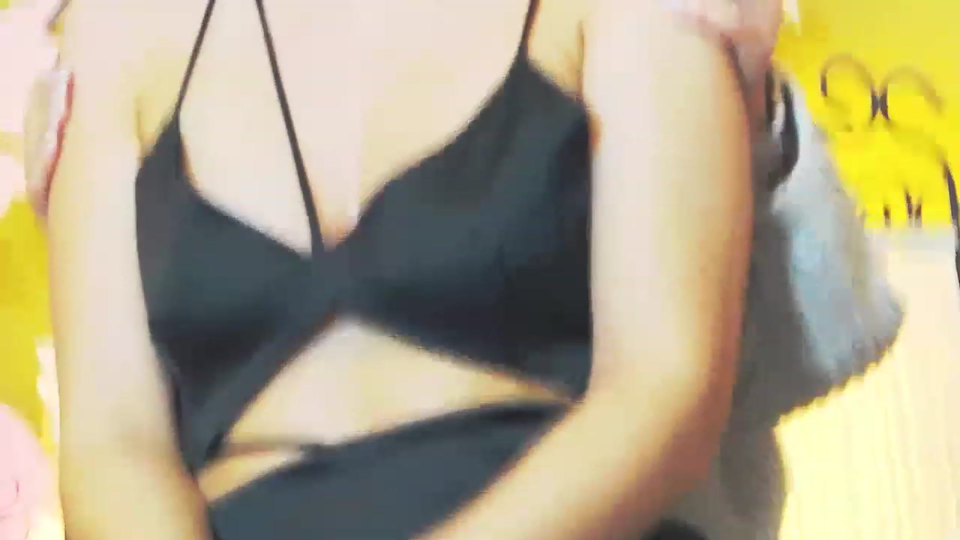 Gallery image thumbnail from QuinnieSmile's myfreecams stream on, 11/16/2022, 10:23 image 14 of 20