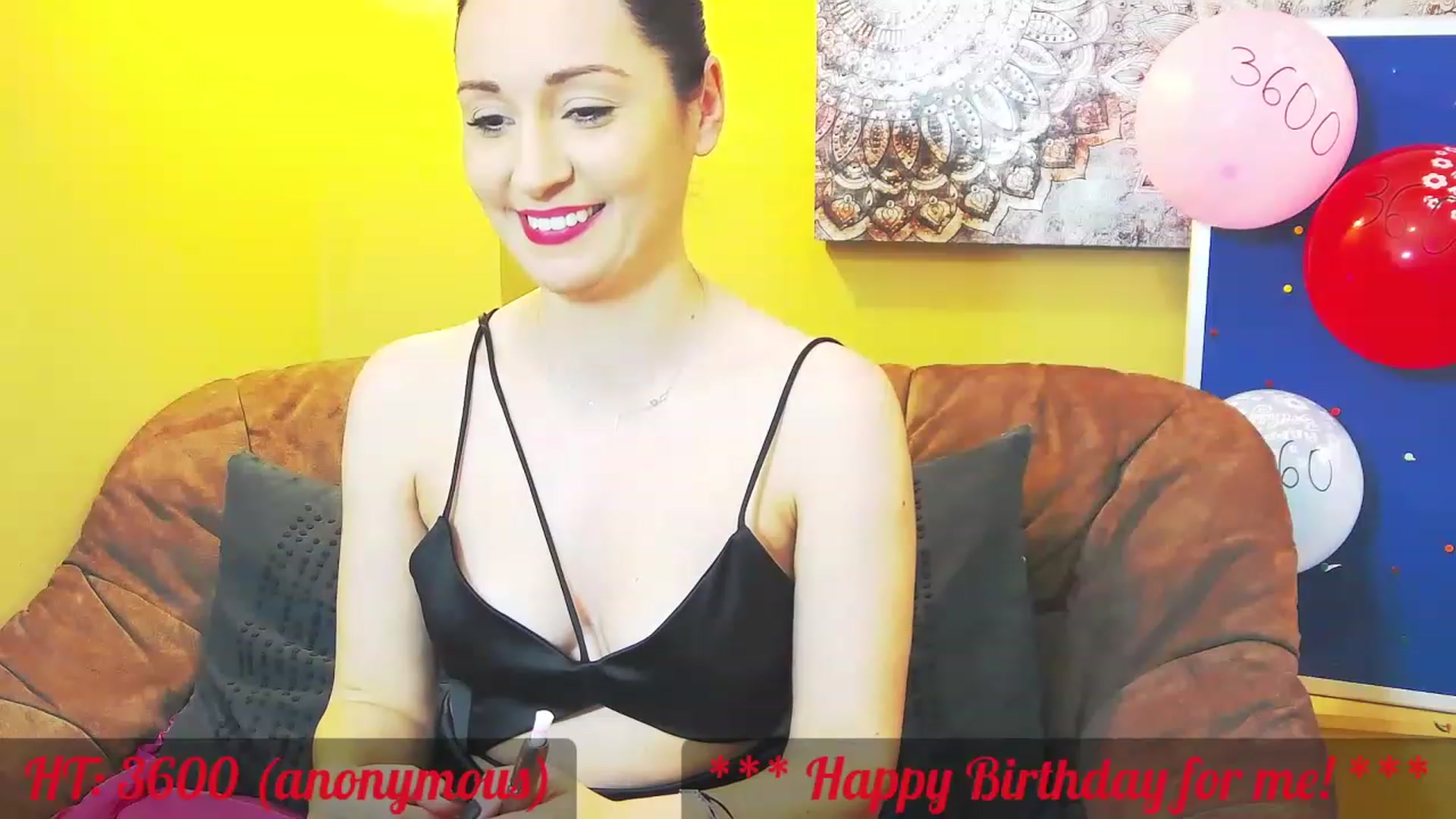 Gallery image thumbnail from QuinnieSmile's myfreecams stream on, 11/16/2022, 13:00 image 16 of 20