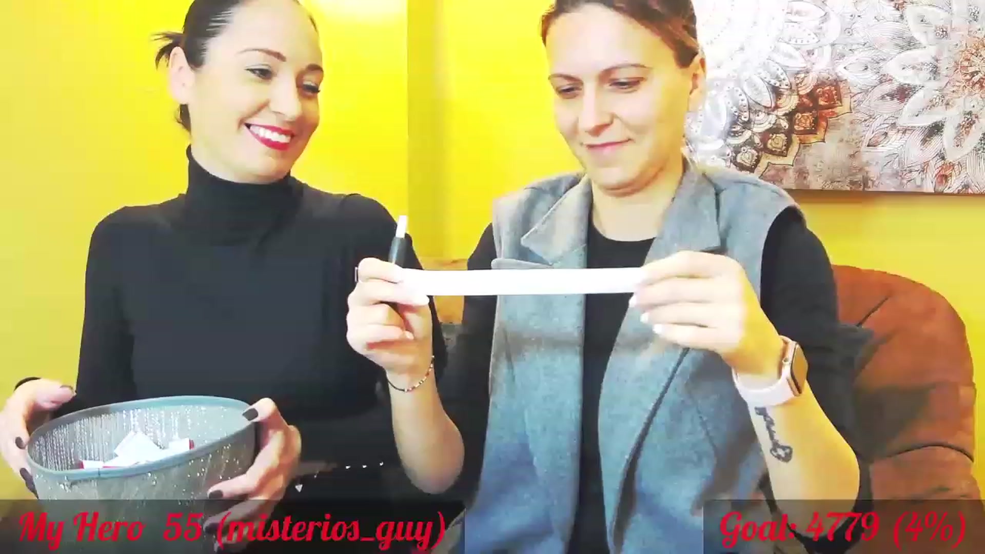 Gallery image thumbnail from QuinnieSmile's myfreecams stream on, 11/17/2022, 13:04 image 4 of 20
