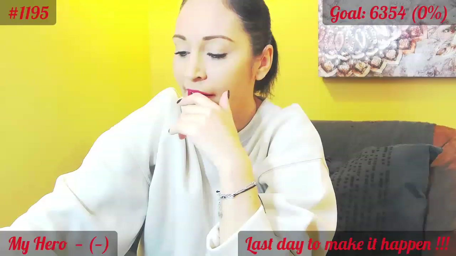 Gallery image thumbnail from QuinnieSmile's myfreecams stream on, 11/29/2022, 09:56 image 13 of 20