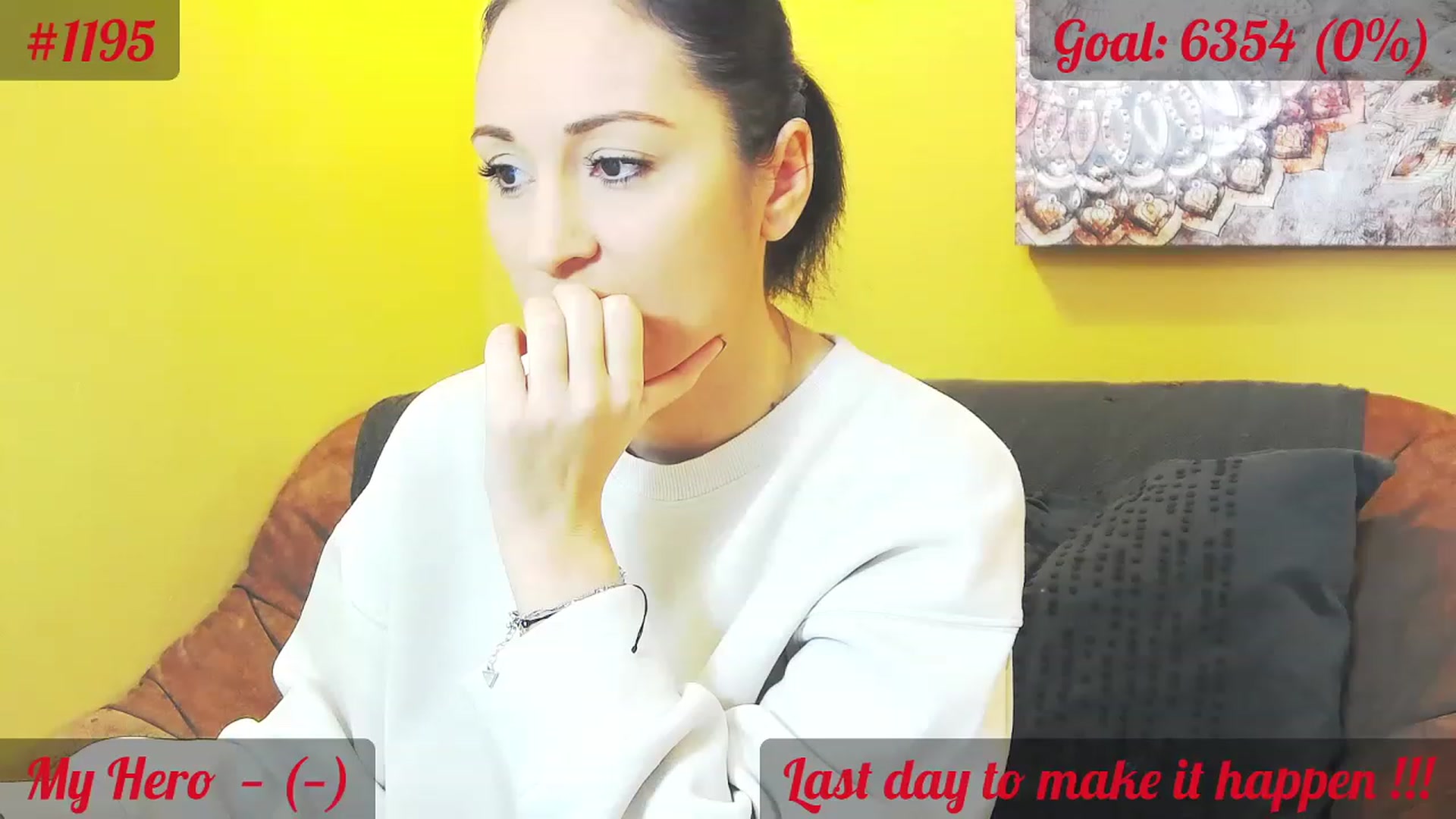 Gallery image thumbnail from QuinnieSmile's myfreecams stream on, 11/29/2022, 09:56 image 3 of 20