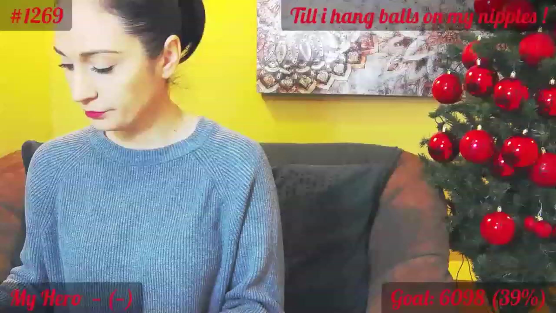 Gallery image thumbnail from QuinnieSmile's myfreecams stream on, 12/12/2022, 08:25 image 3 of 20