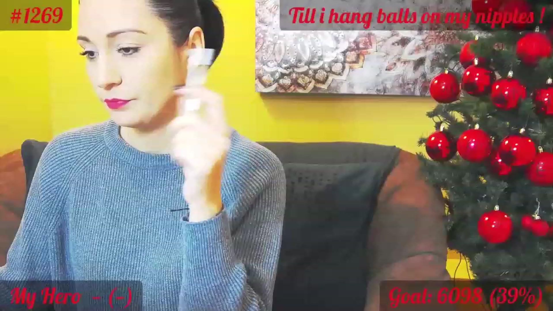 Gallery image thumbnail from QuinnieSmile's myfreecams stream on, 12/12/2022, 08:25 image 6 of 20